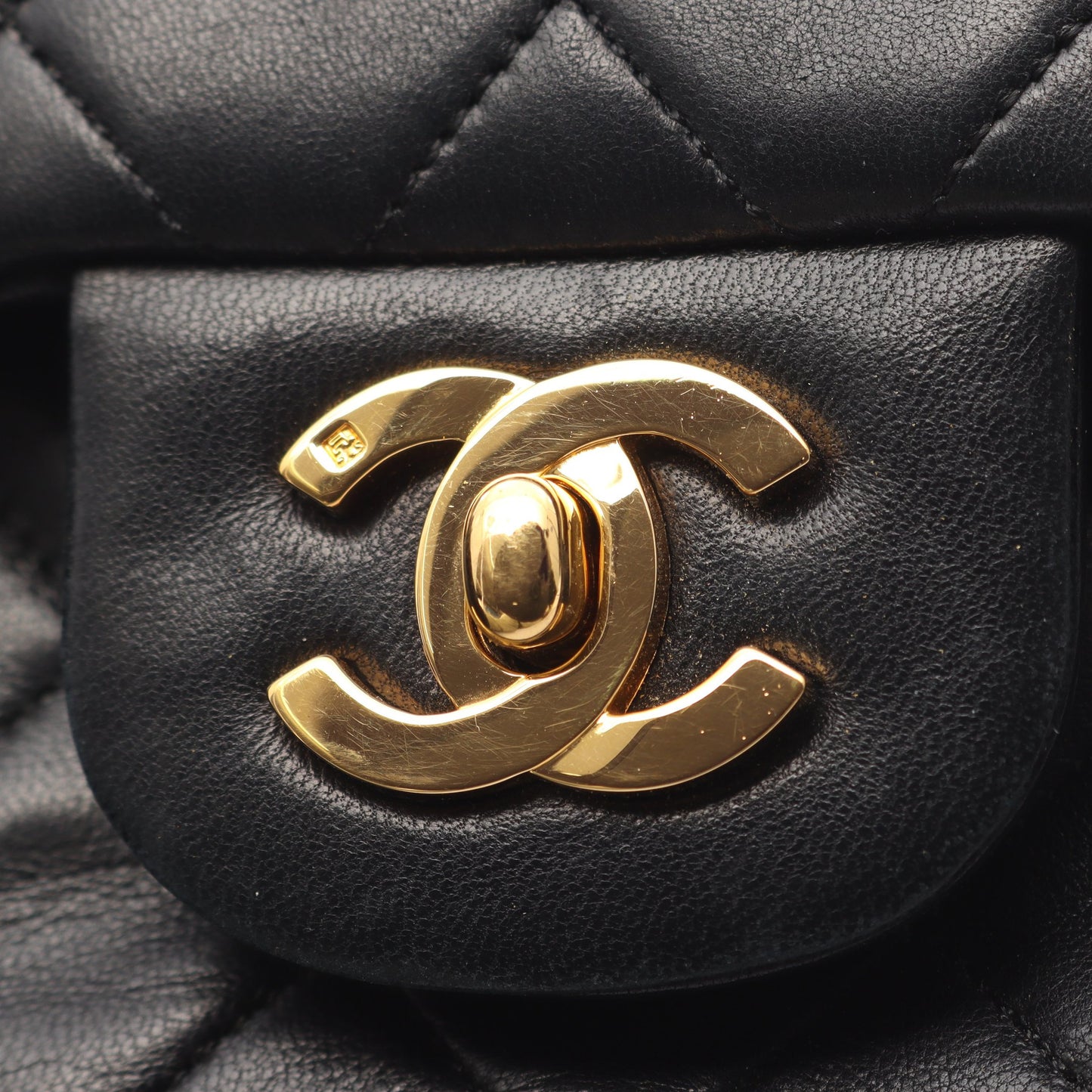 マトラッセ Wフラップ Wチェーンショルダーバッグ ラムスキン ブラック ゴールド金具 シャネル バッグ CHANEL