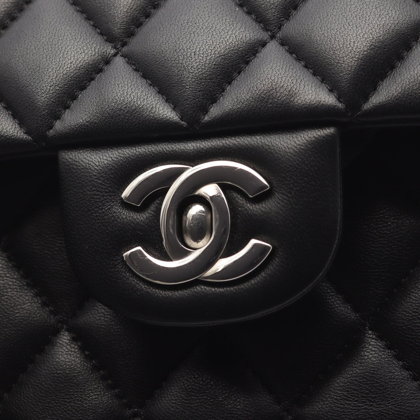 マトラッセ Wフラップ Wチェーンショルダーバッグ ラムスキン ブラック シルバー金具 シャネル バッグ CHANEL