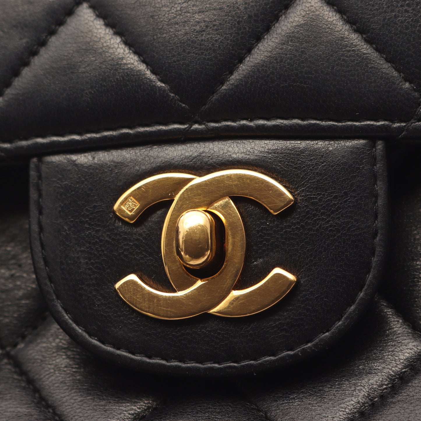 マトラッセ ダブルフェイス ハンドバッグ ラムスキン ブラック ゴールド金具 シャネル バッグ CHANEL