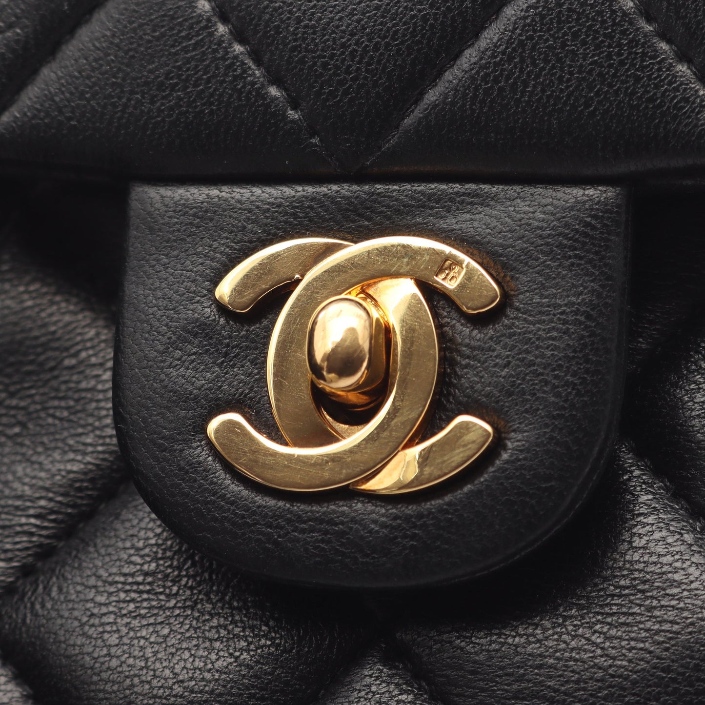 ミニマトラッセ20 チェーンショルダーバッグ ラムスキン ブラック ゴールド金具 シャネル バッグ CHANEL
