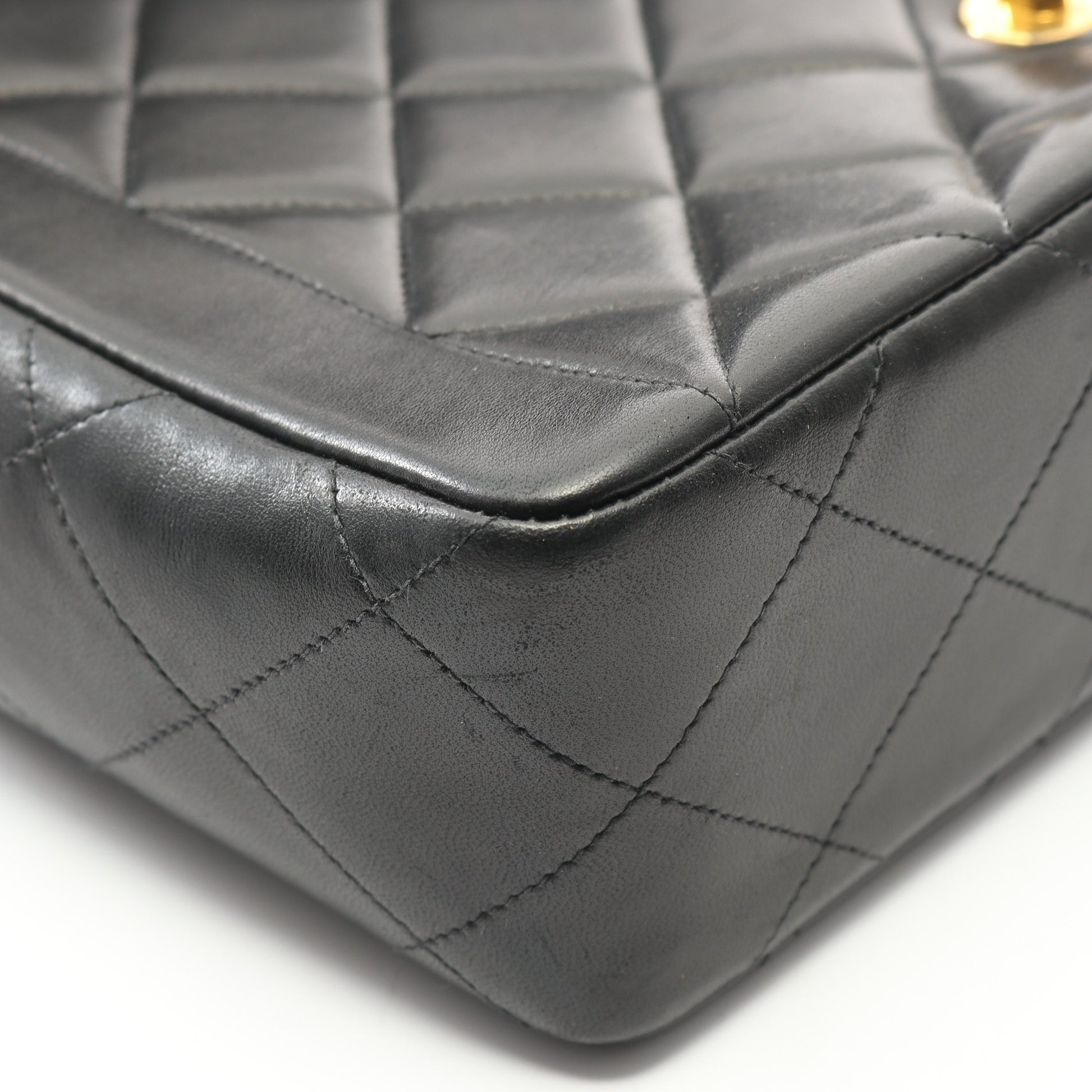 マトラッセ シングルフラップ チェーンショルダーバッグ ラムスキン ブラック ゴールド金具 シャネル バッグ CHANEL