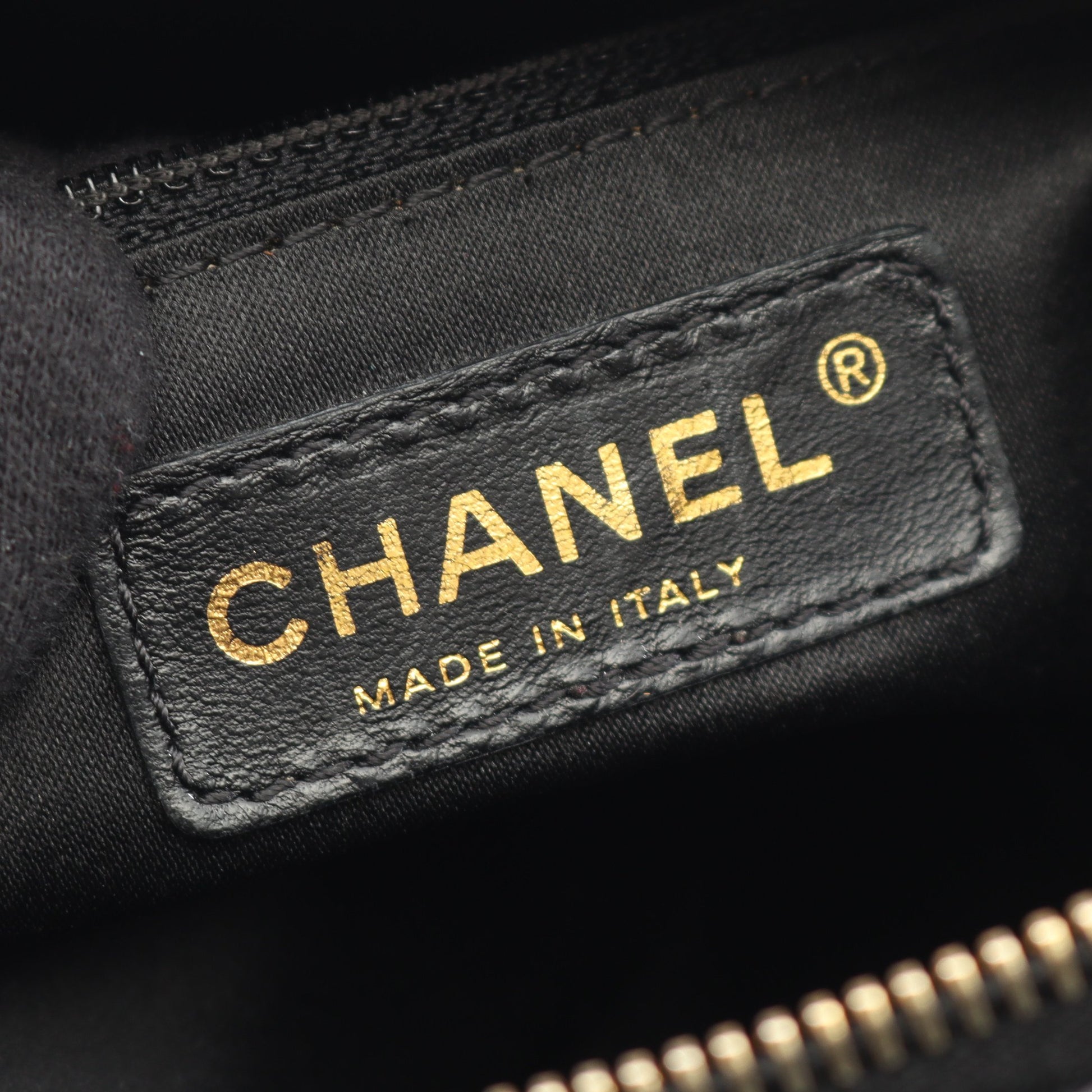マトラッセ チェーンショルダーバッグ キャビアスキン ブラック ゴールド金具 シャネル バッグ CHANEL