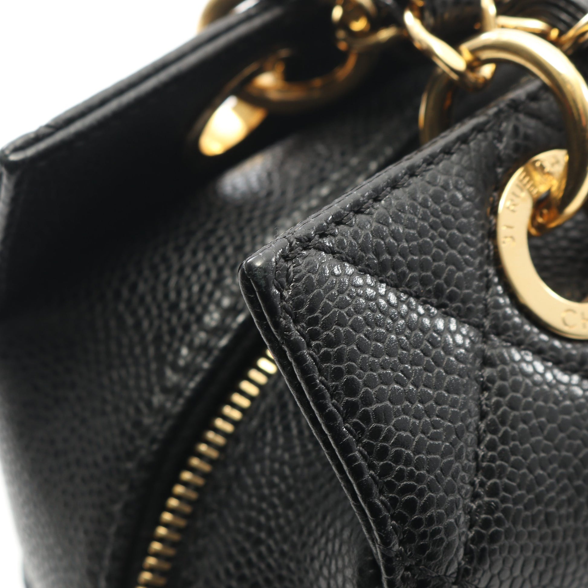 マトラッセ チェーンショルダーバッグ キャビアスキン ブラック ゴールド金具 シャネル バッグ CHANEL