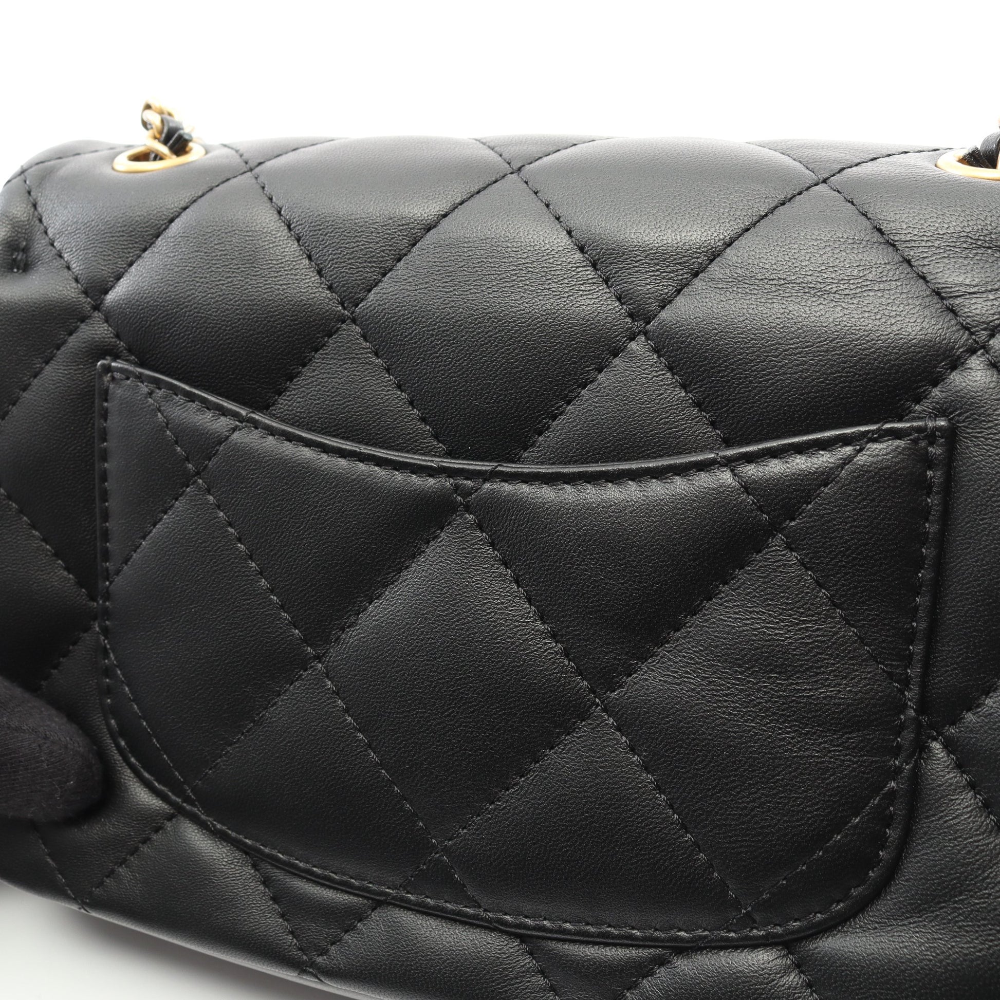 マトラッセ チェーンショルダーバッグ ラムスキン ブラック ゴールド金具 シャネル バッグ CHANEL