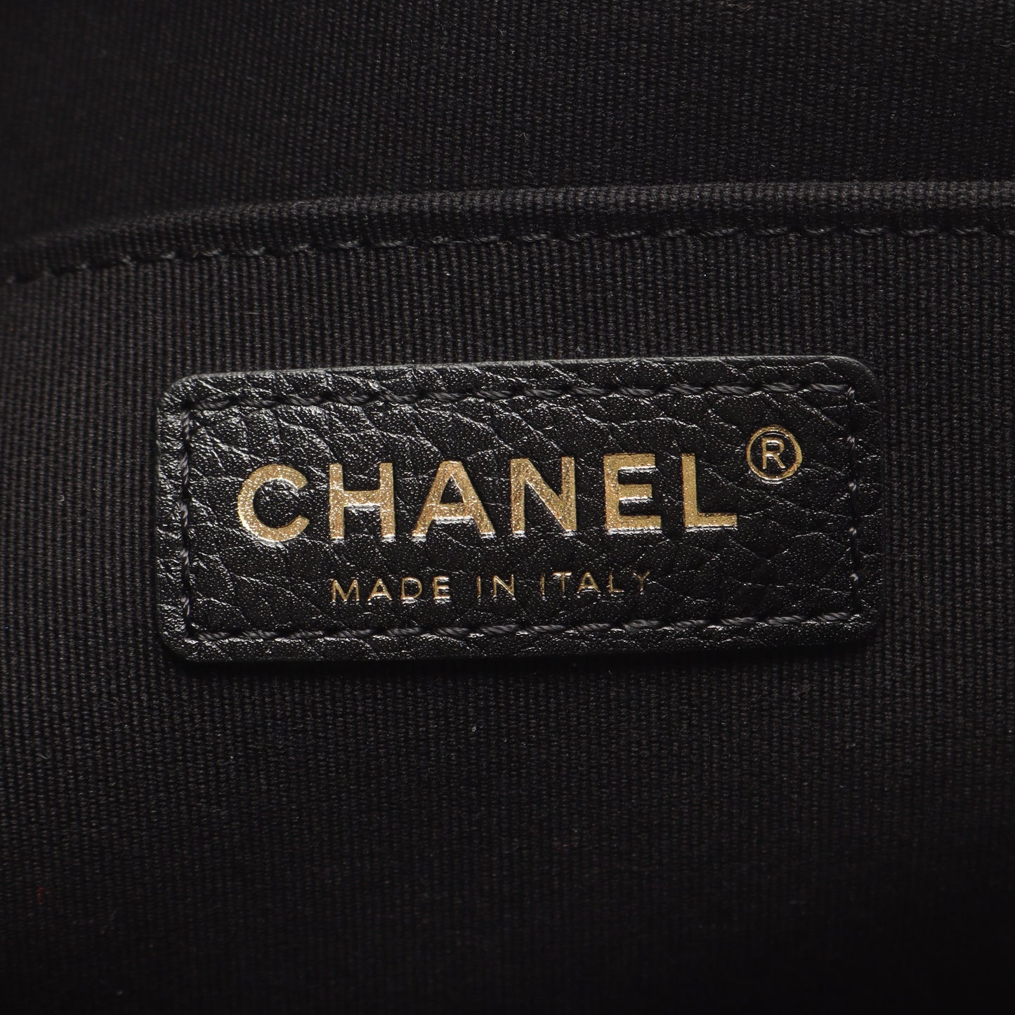マキシ フラップ マトラッセ チェーンショルダーバッグ レザー ブラック ゴールド金具 シャネル バッグ CHANEL