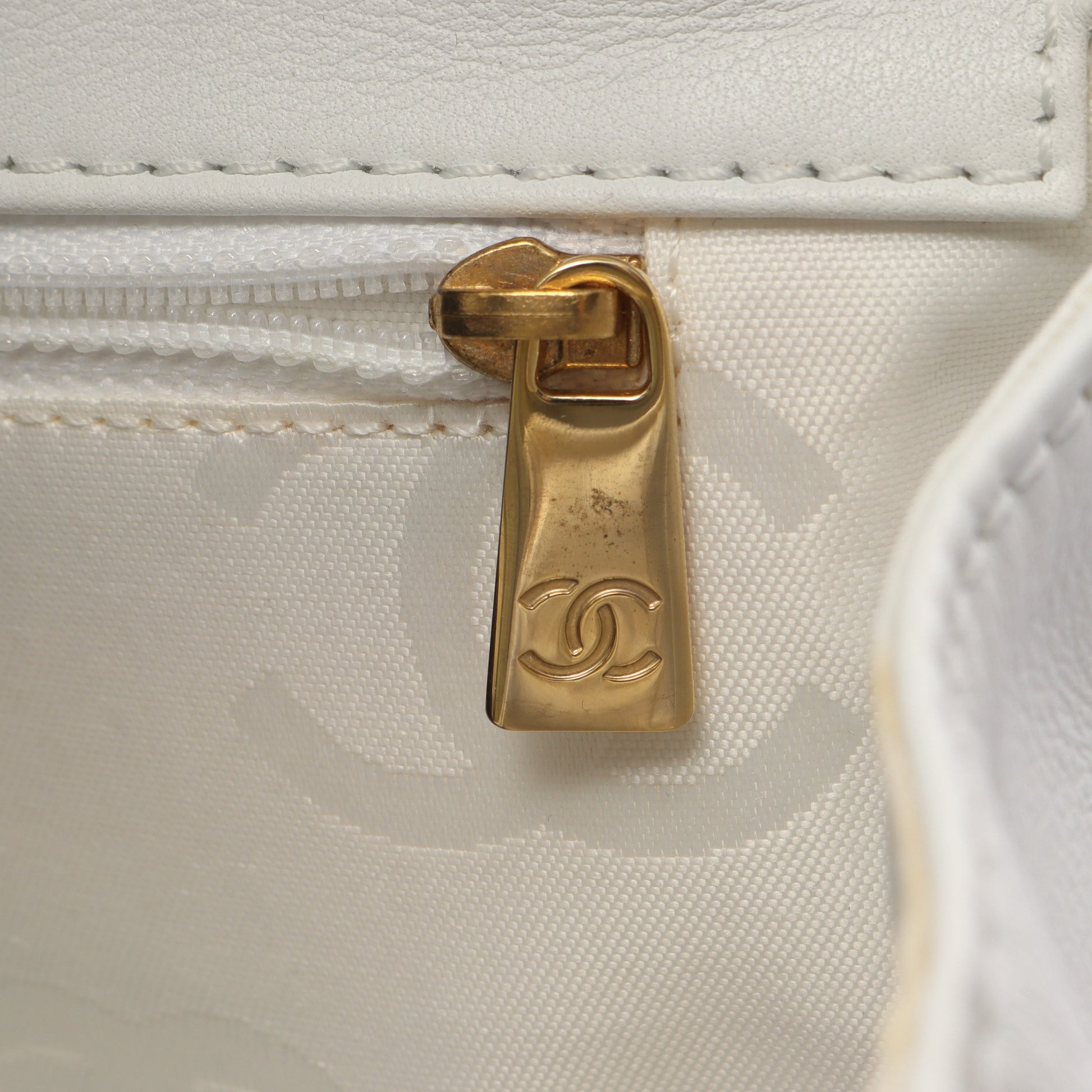 ワイルドステッチ ハンドバッグ レザー ホワイト ゴールド金具 シャネル バッグ CHANEL