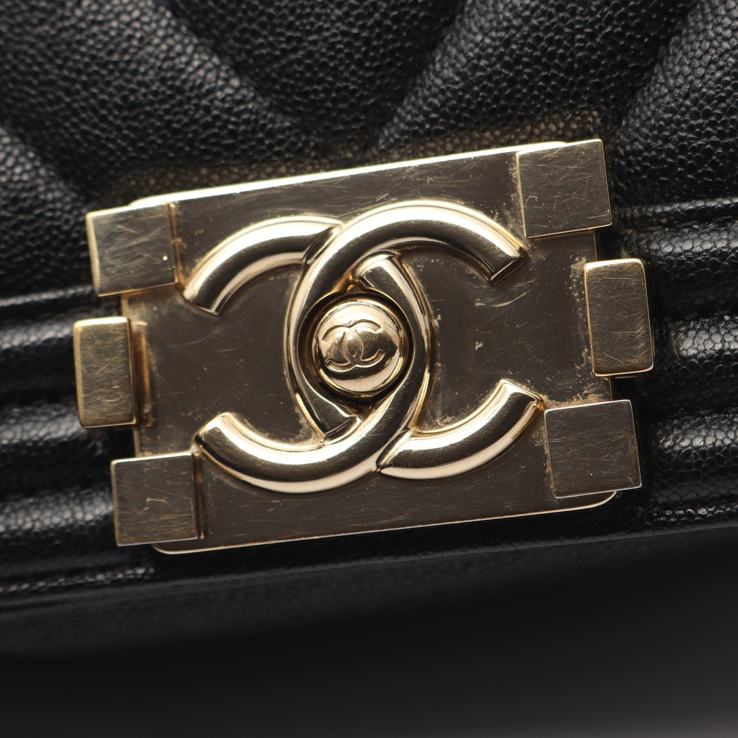 ボーイシャネル スモール チェーンショルダーバッグ キャビアスキン ブラック ゴールド金具 シャネル バッグ CHANEL