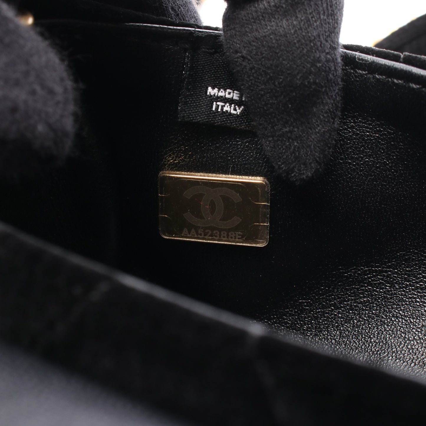マトラッセ チェーンショルダーバッグ ベロア ブラック ゴールド金具 シャネル バッグ CHANEL