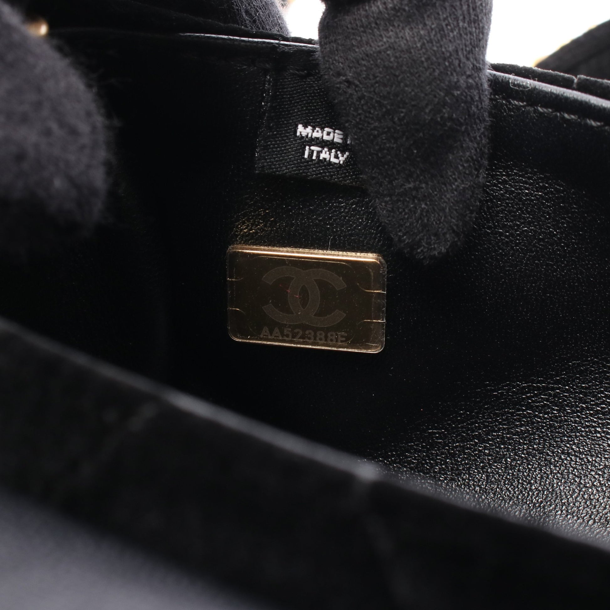 マトラッセ チェーンショルダーバッグ ベロア ブラック ゴールド金具 シャネル バッグ CHANEL