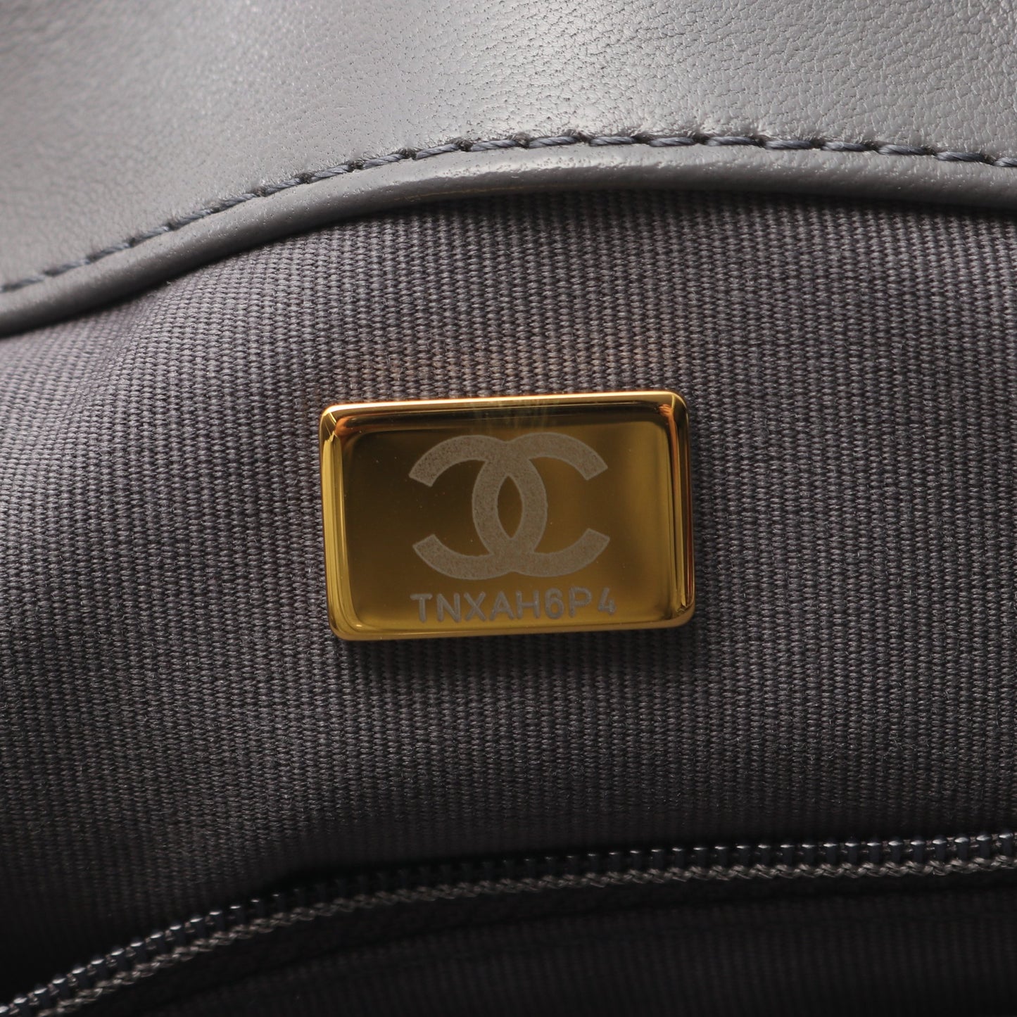 19 ディズヌフ マトラッセ チェーンショルダーバッグ ラムスキン グレー コンビ金具 2WAY シャネル バッグ CHANEL