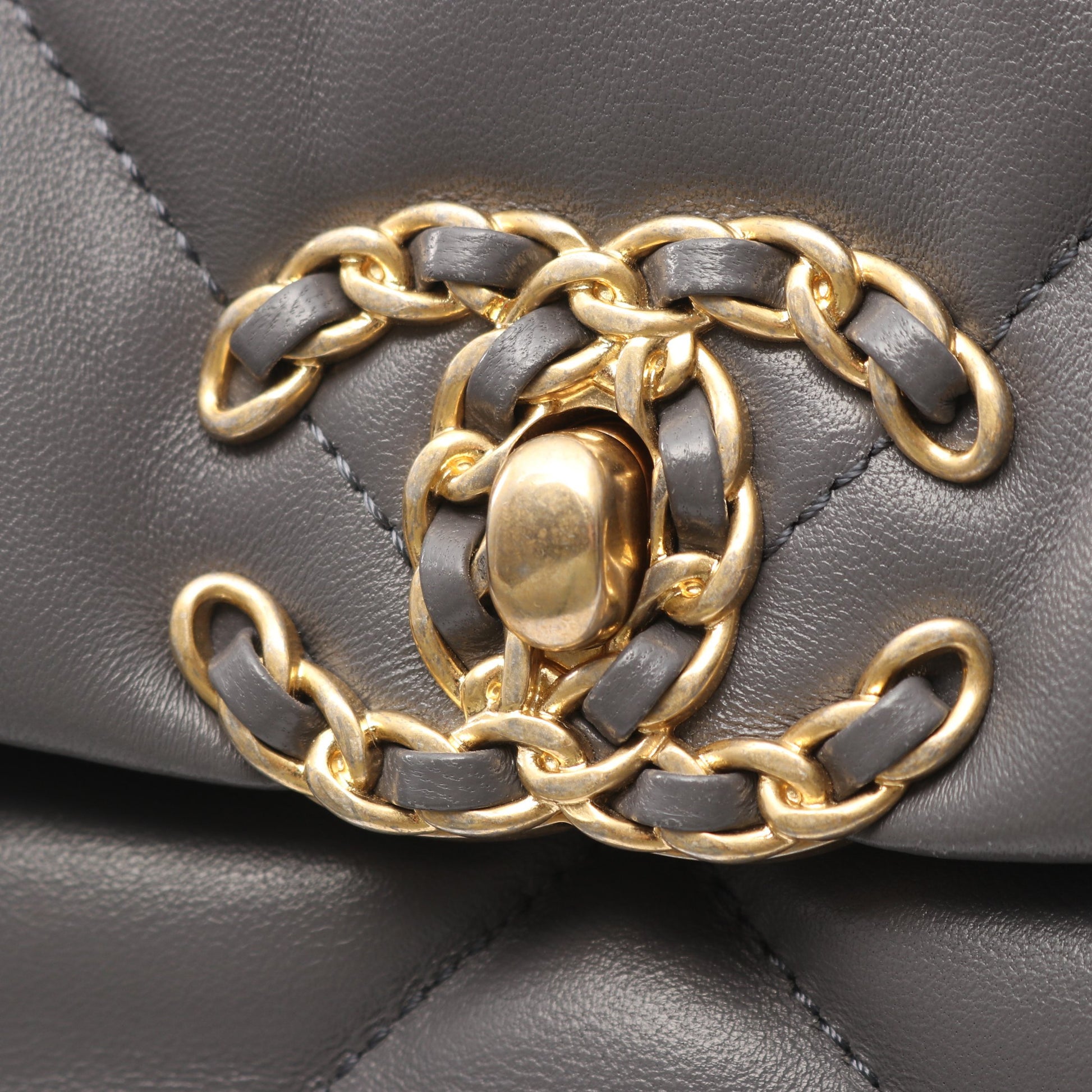 19 ディズヌフ マトラッセ チェーンショルダーバッグ ラムスキン グレー コンビ金具 2WAY シャネル バッグ CHANEL