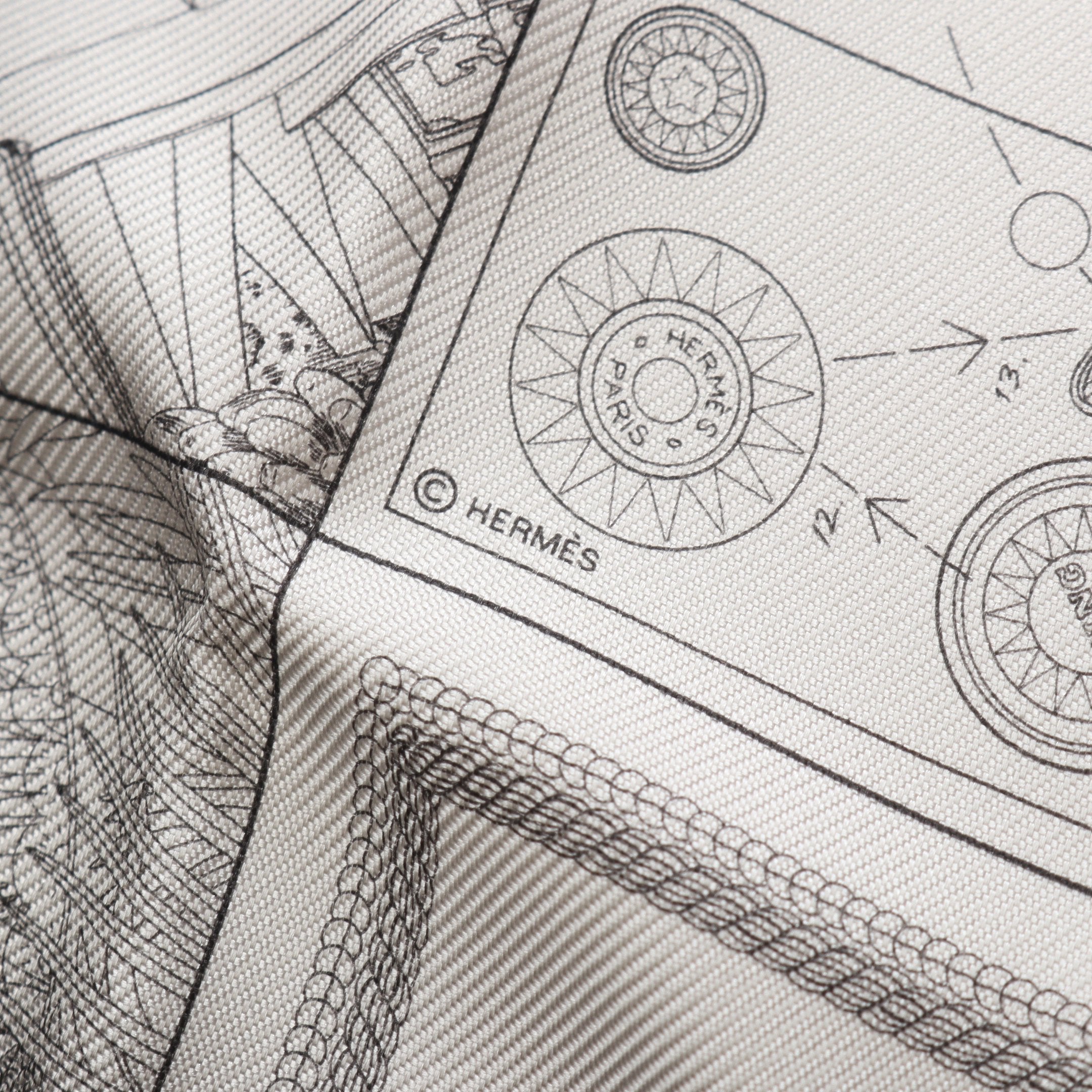 カレ60 ロボカバール ダブルフェイス スカーフ シルク グレー エルメス