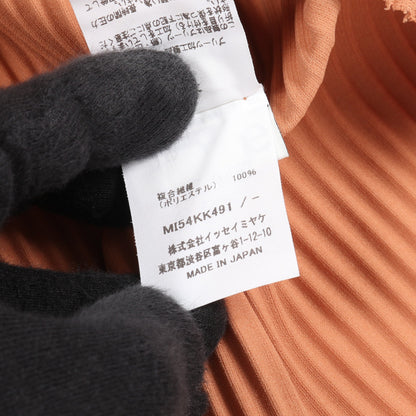 CURVE PLEATS プリーツ トップス オレンジブラウン 変形デザイン ミーイッセイミヤケ トップス me ISSEY MIYAKE