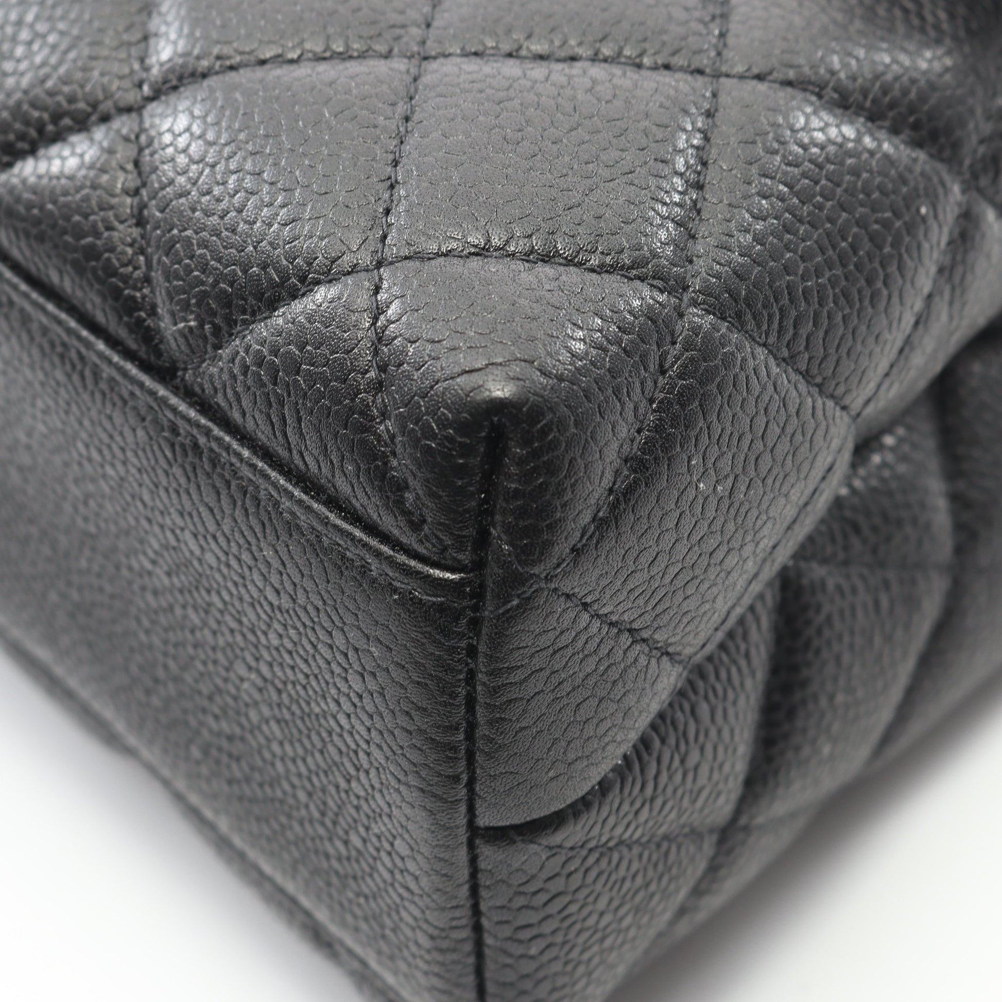 マトラッセ ハンドバッグ キャビアスキン ブラック ゴールド金具 シャネル バッグ CHANEL