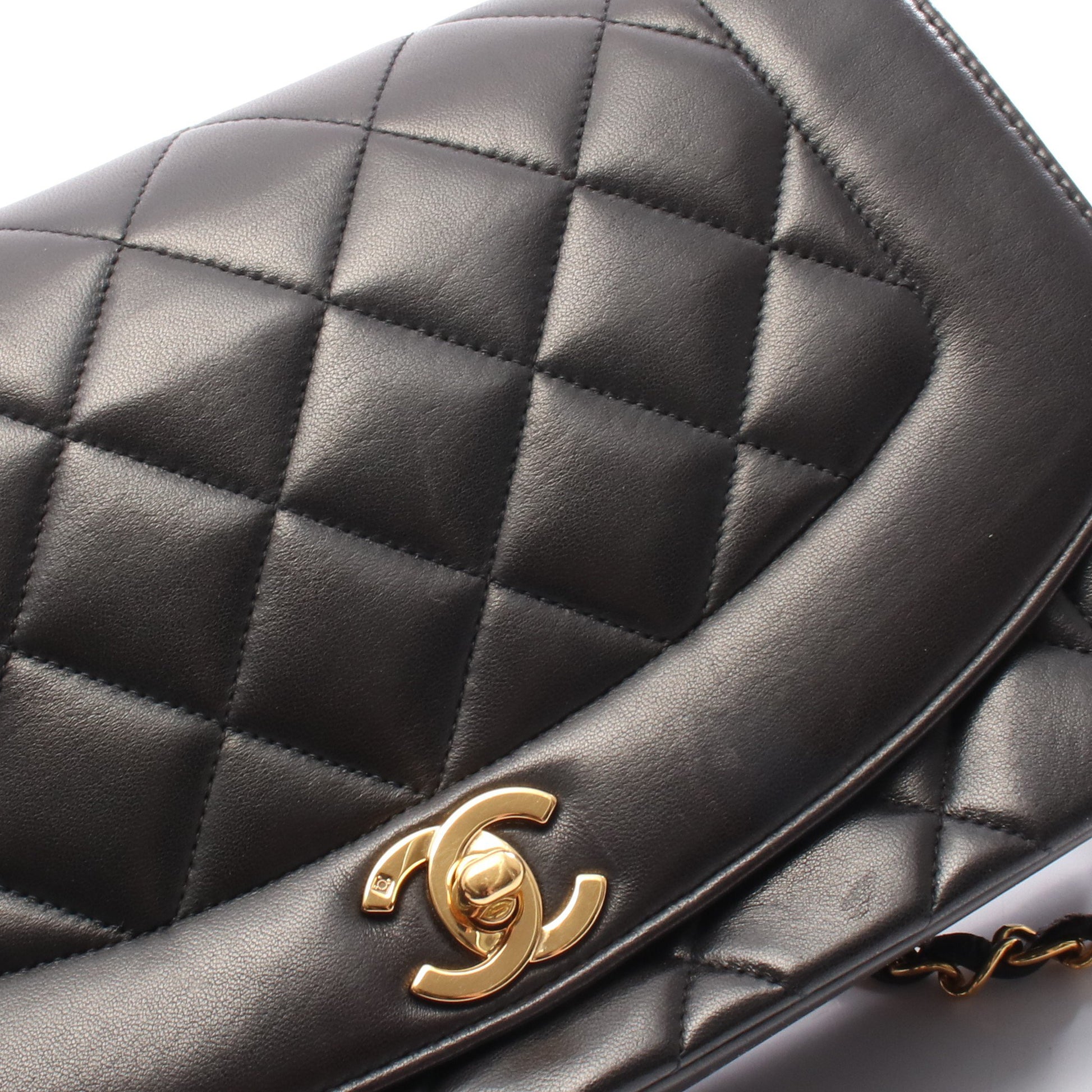 マトラッセ ダイアナフラップ チェーンショルダーバッグ ラムスキン ブラック ゴールド金具 シャネル バッグ CHANEL