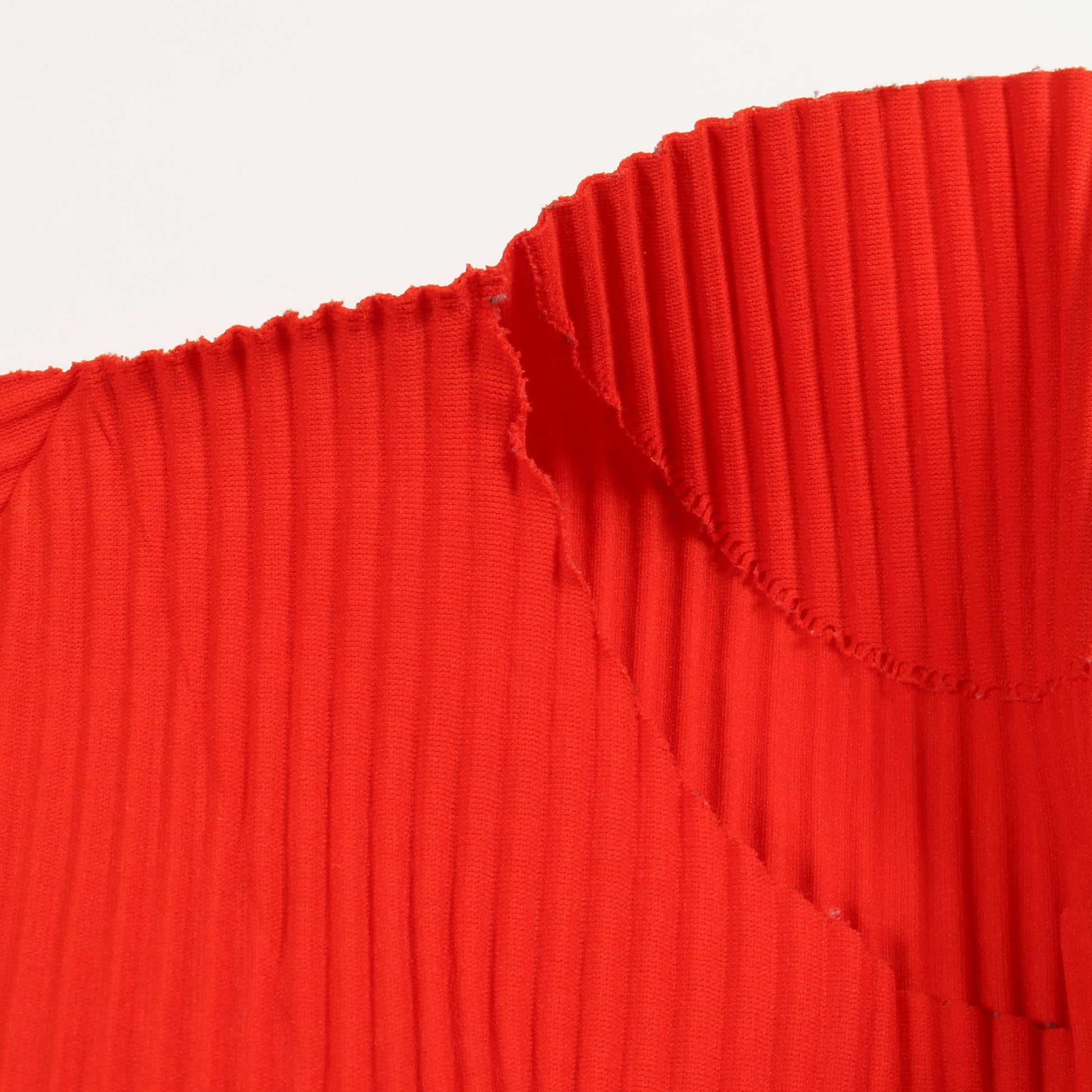 DOT PLEATS プリーツ トップス 半袖 レッド ミーイッセイミヤケ トップス me ISSEY MIYAKE