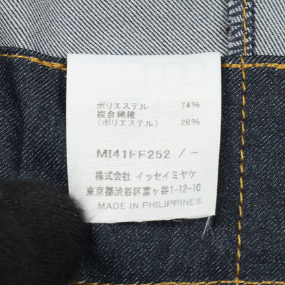 デニムパンツ インディゴブルー ベルト付き ミーイッセイミヤケ ボトムス me ISSEY MIYAKE