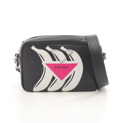 ショルダーバッグ バナナ レザー ブラック ホワイト ピンクパープル トライアングルロゴ プラダ バッグ PRADA