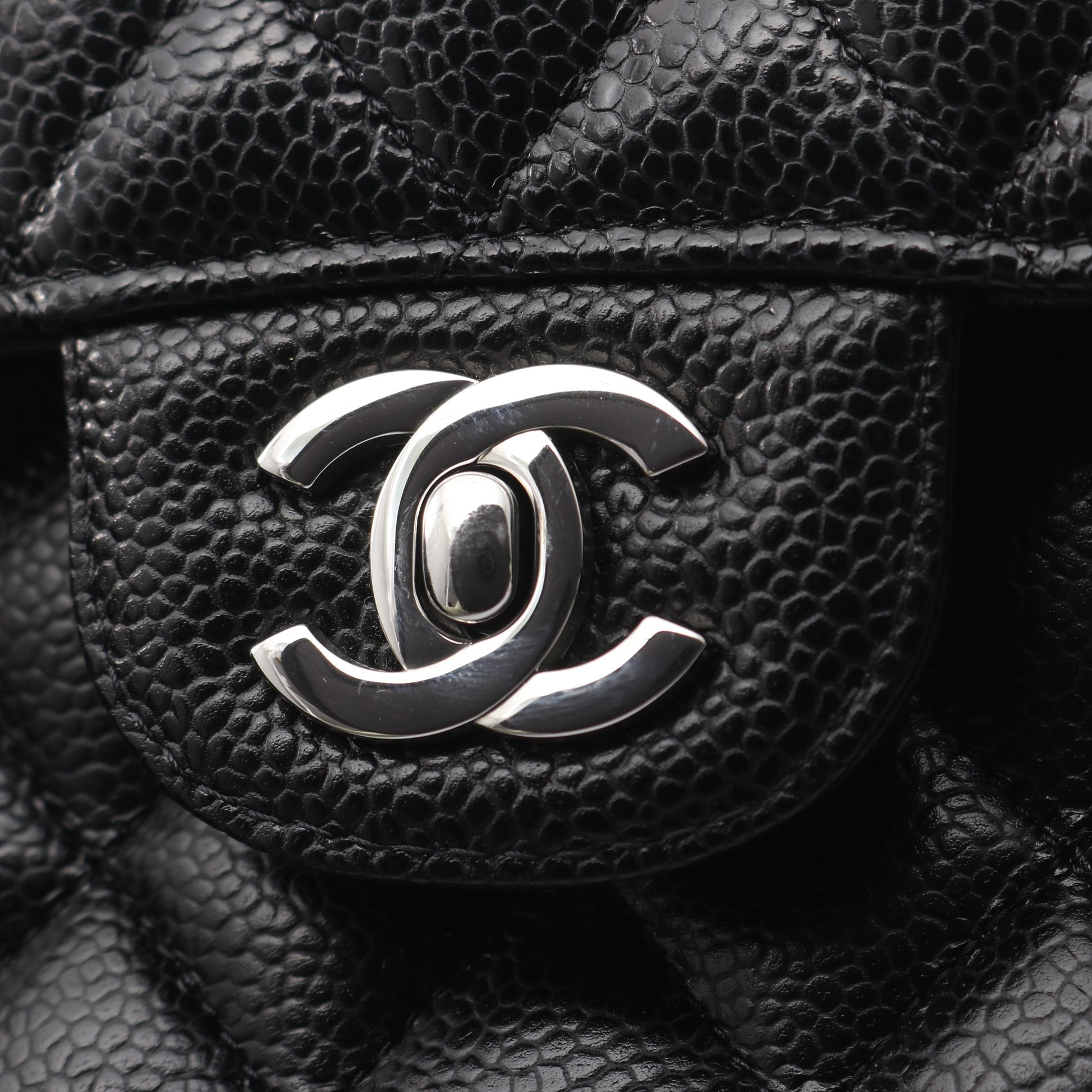 マトラッセ Wフラップ Wチェーンショルダーバッグ キャビアスキン ブラック シルバー金具 シャネル バッグ CHANEL