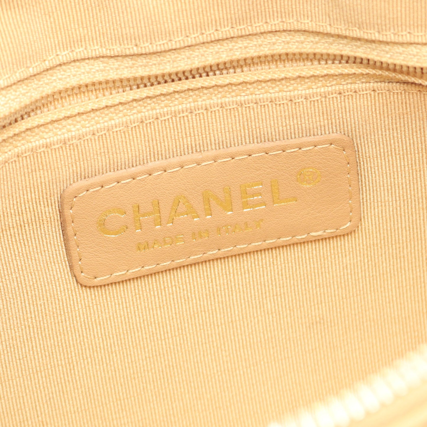 マトラッセ チェーンショルダーバッグ ワンショルダーバッグ キャビアスキン ベージュ ゴールド金具 シャネル バッグ CHANEL