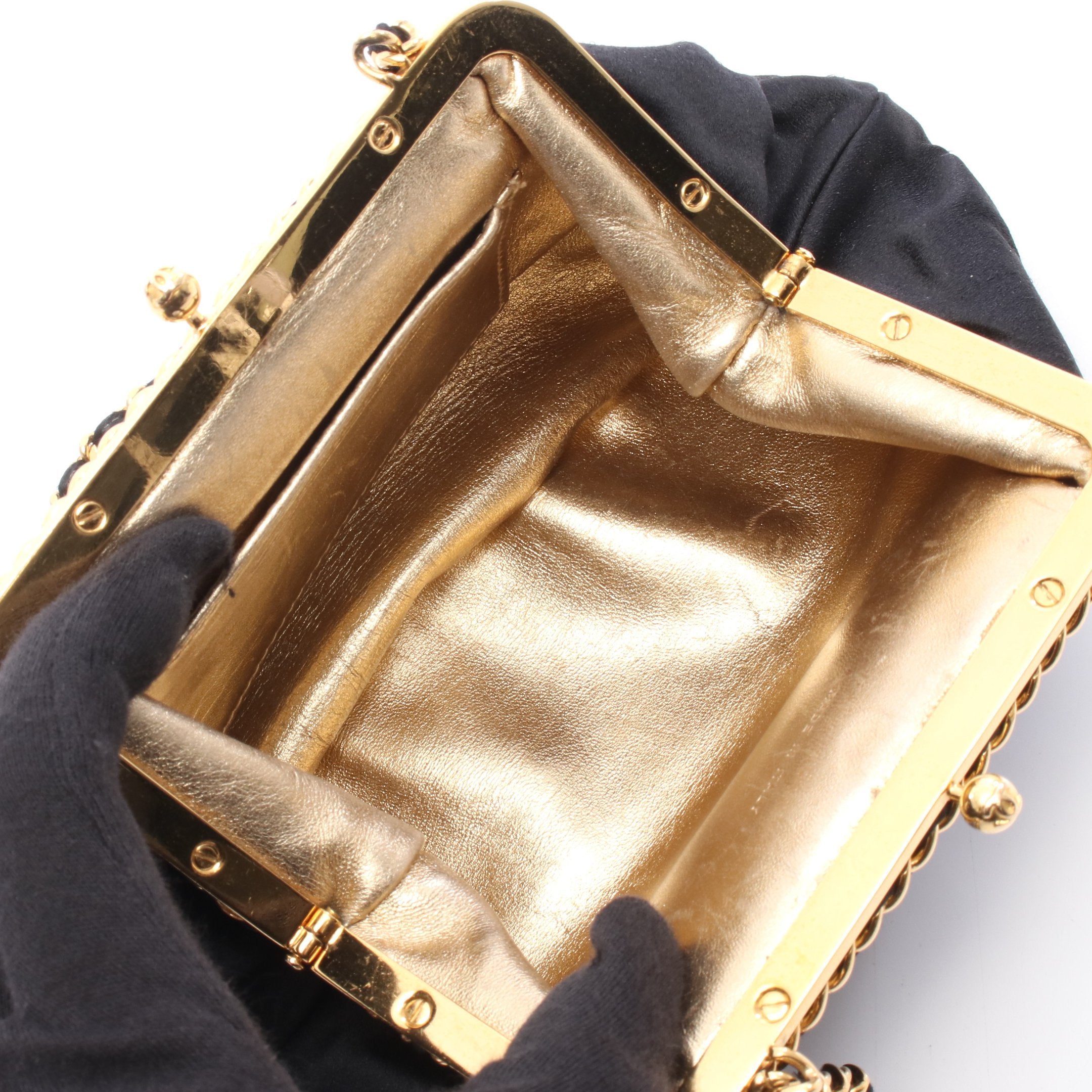 チェーンショルダーバッグ サテン ブラック ゴールド金具 がま口