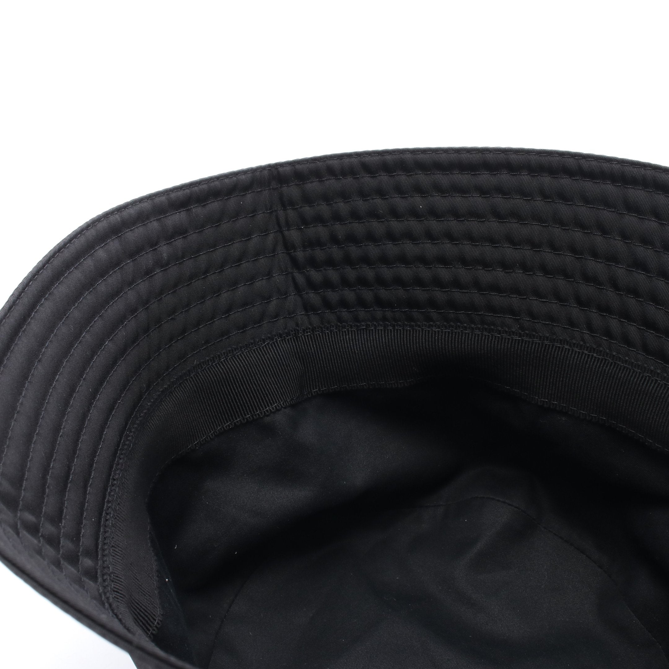 Re-Nylon バケット ハット ナイロン ブラック 三角プレート プラダ – RECLO