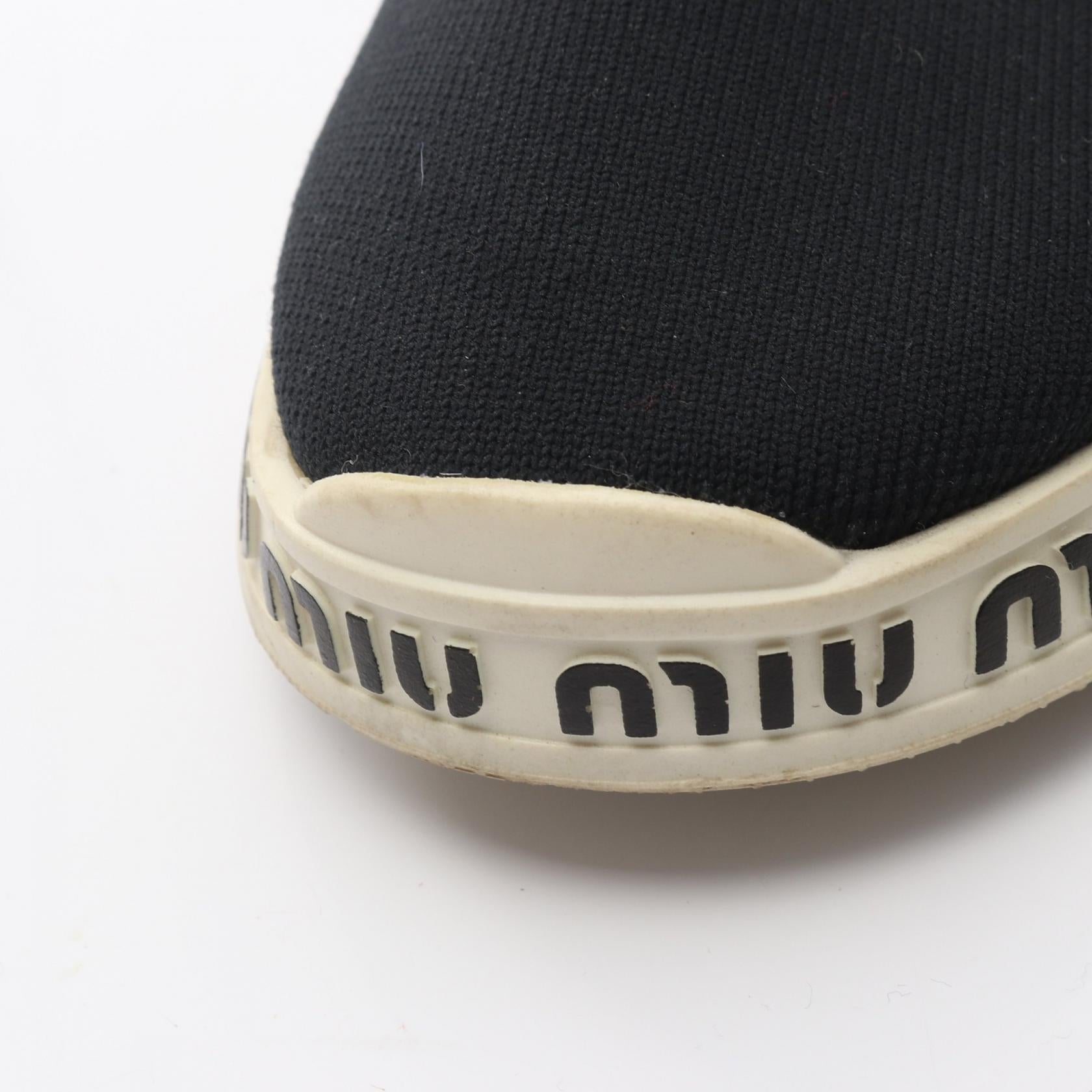 ミュウミュウ ロゴ刺繍 クルーソックス ブラック ホワイト MIU MIU ソックス 靴下 2点セット ミュウ ミュウ ホワイト ブラック
