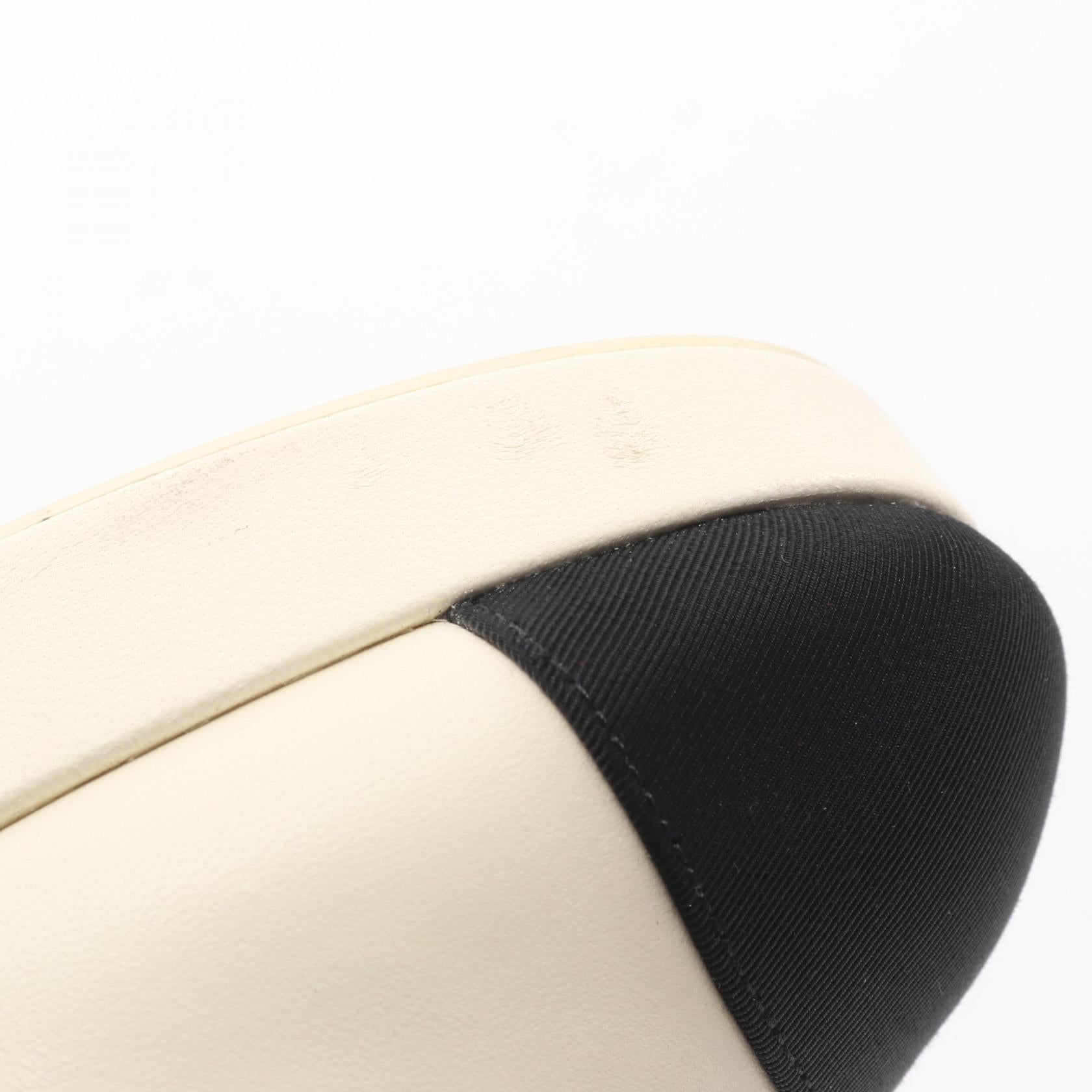 ココマーク パンプス レザー ファブリック ラインストーン オフ