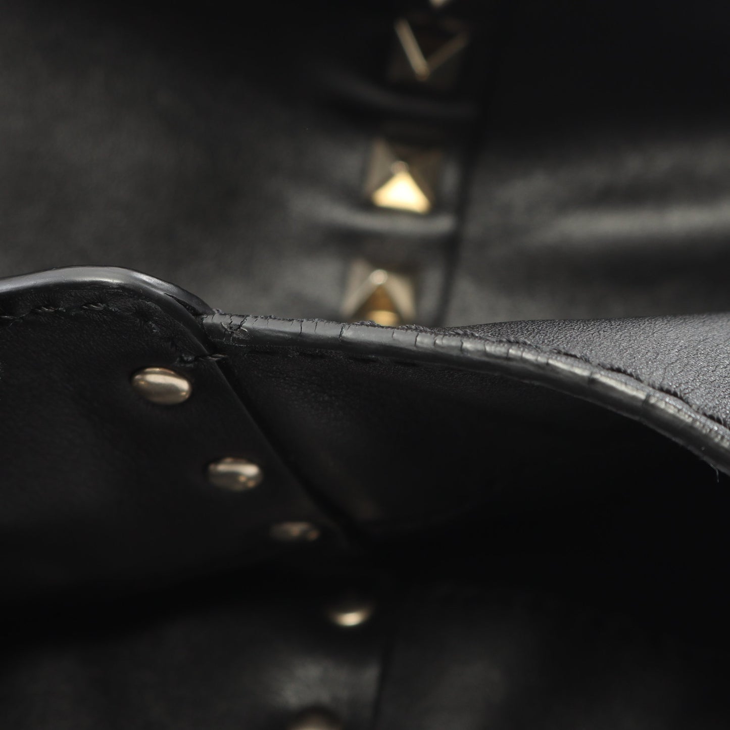 ロックスタッズ ハンドバッグ レザー ブラック 2WAY ヴァレンティノ バッグ VALENTINO