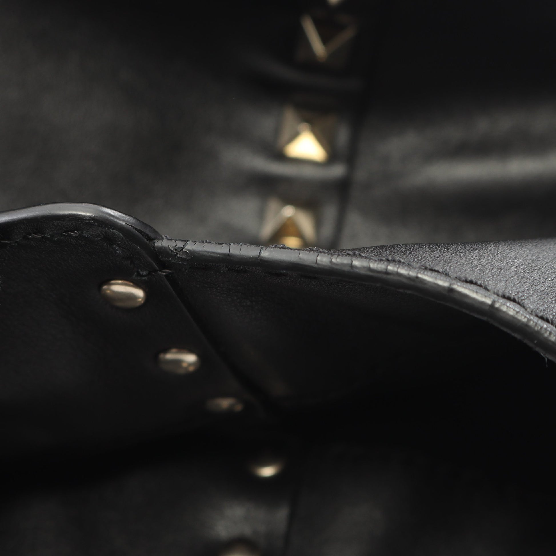 ロックスタッズ ハンドバッグ レザー ブラック 2WAY ヴァレンティノ バッグ VALENTINO