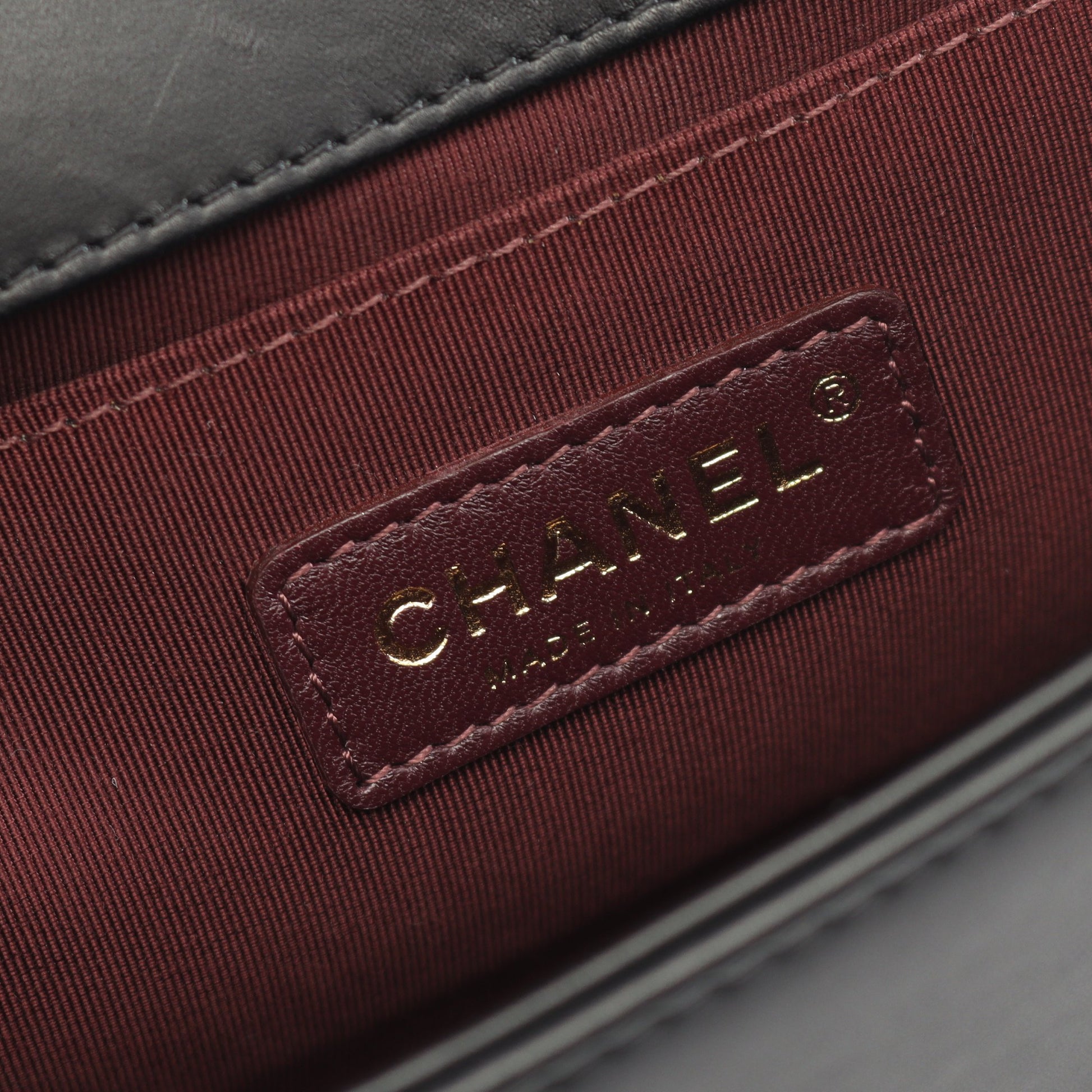 ボーイシャネル シェブロン Vステッチ チェーンショルダーバッグ レザー ブラック ゴールド金具 シャネル バッグ CHANEL