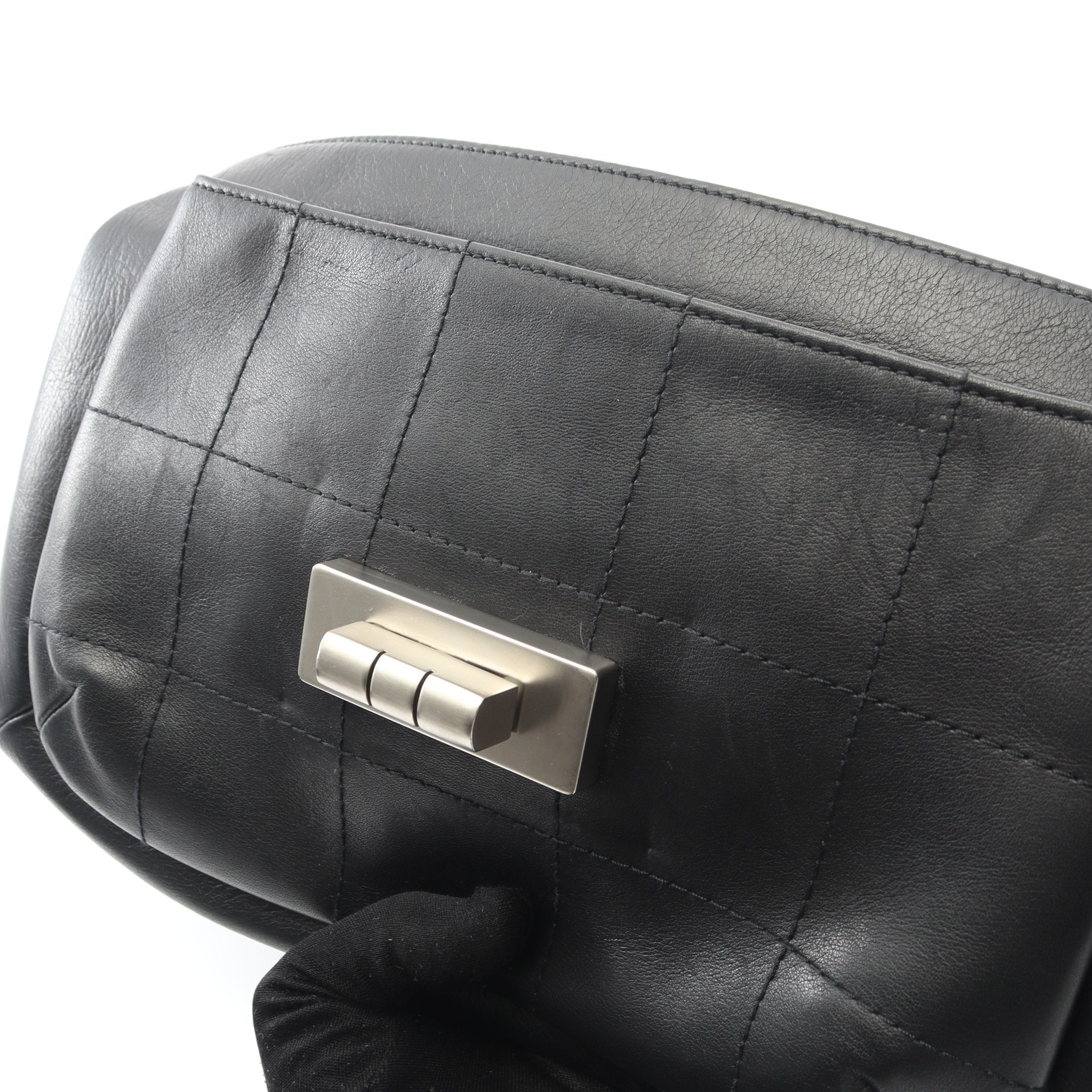 2.55 チョコバー ワンショルダーバッグ レザー ブラック シルバー金具