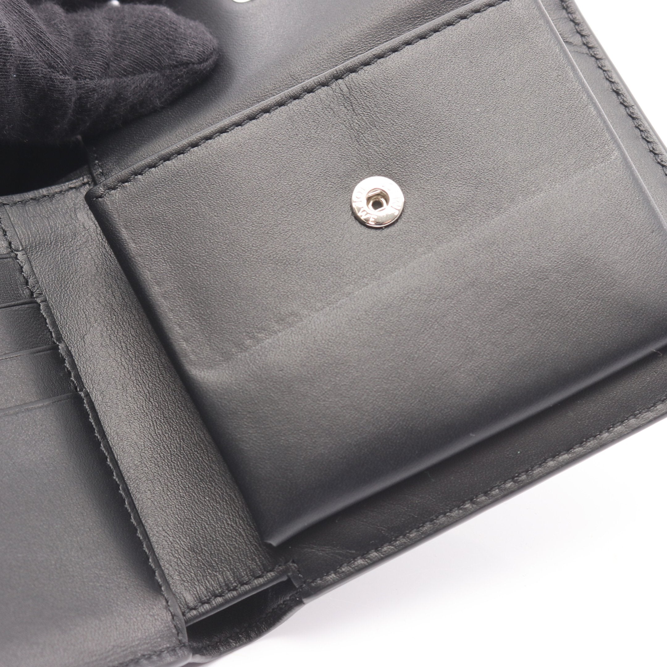 ロエベ　ブラックレザー二つ折り財布 ロエベ二つ折り札入れ ブラック メンズ 二つ折り財布 LOEWE 中古