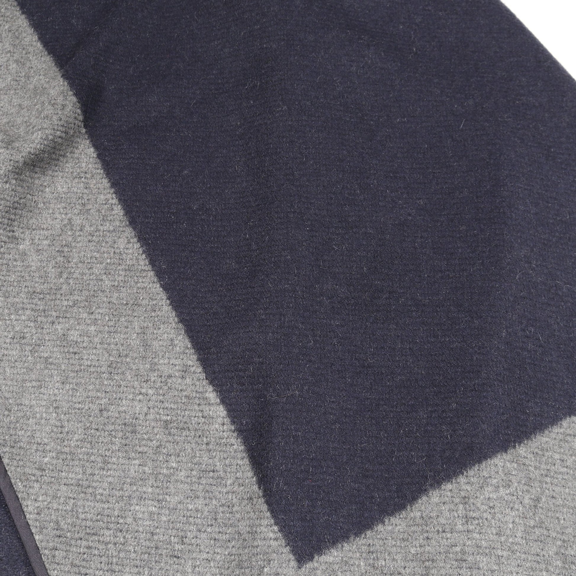 TAPIS DE SELLE ポンチョ カシミヤ ネイビー グレー エルメス アウター HERMES