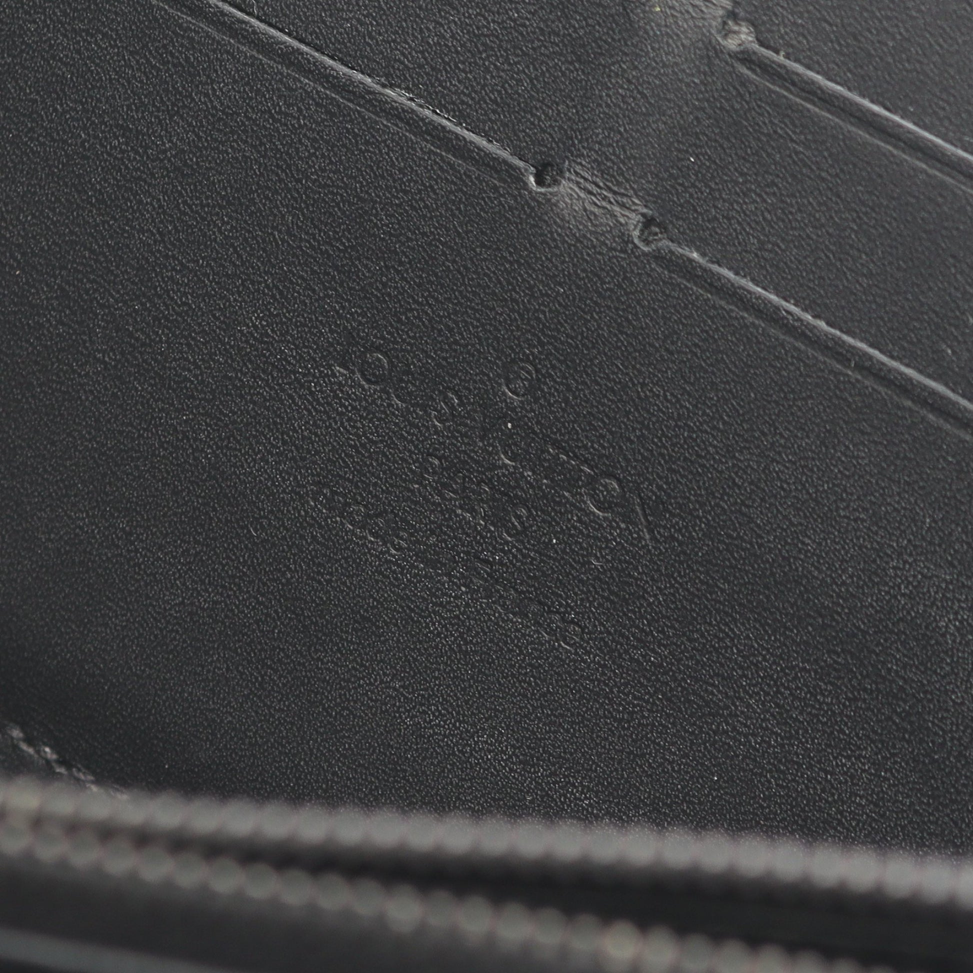 ジッピーウォレット モノグラムヴェルニ ノワールマニエティック ラウンドファスナー長財布 レザー ブラック ルイヴィトン 財布・小物 LOUIS VUITTON