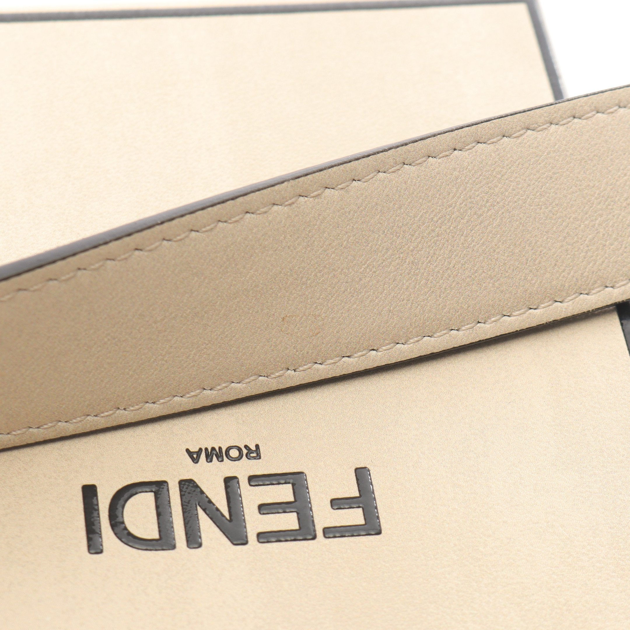 ボックス ショルダーバッグ レザー ベージュ フェンディ – RECLO