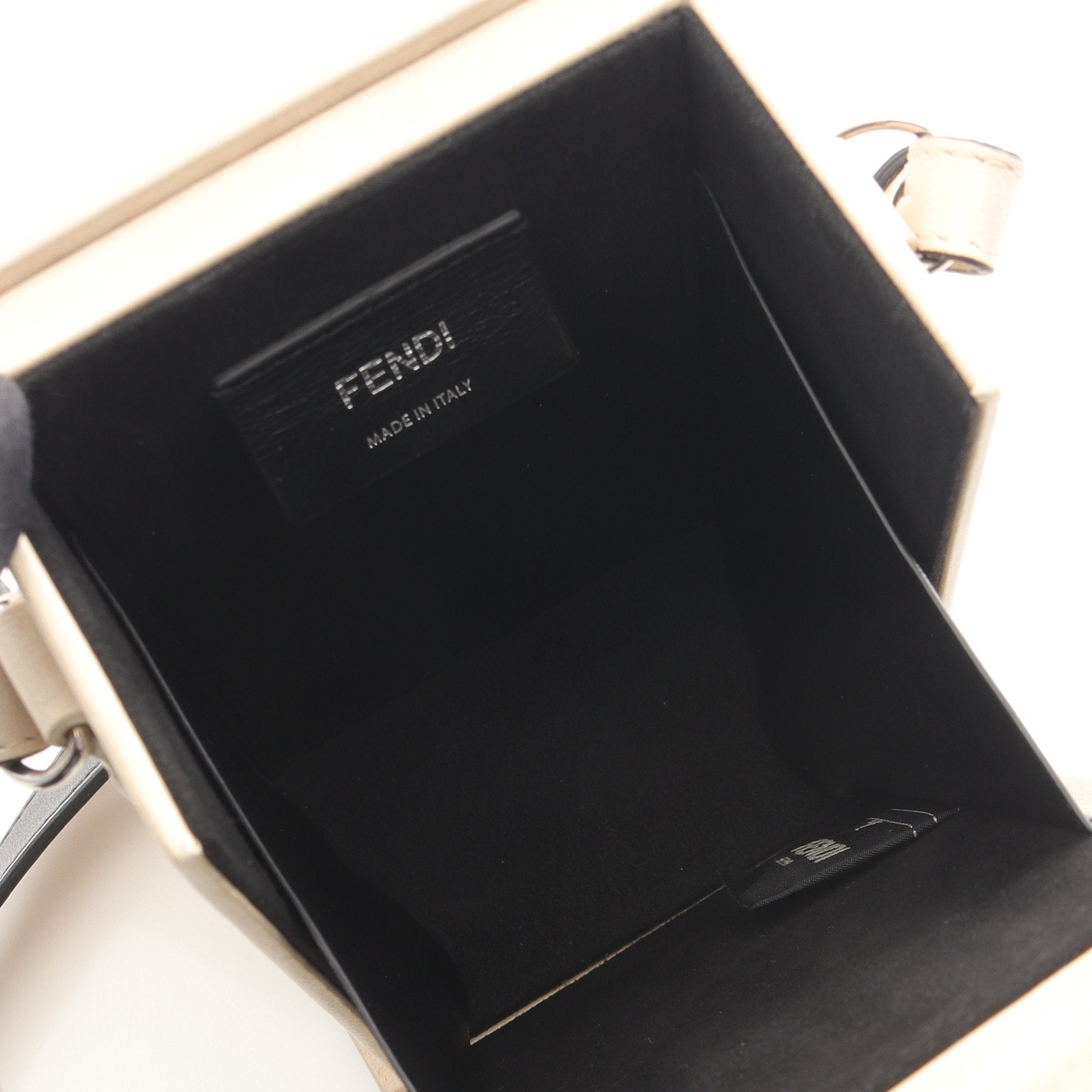 FENDI フェンディ ショルダーバッグ ボックス ボックス ショルダーバッグ レザー ベージュ フェンディ – RECLO