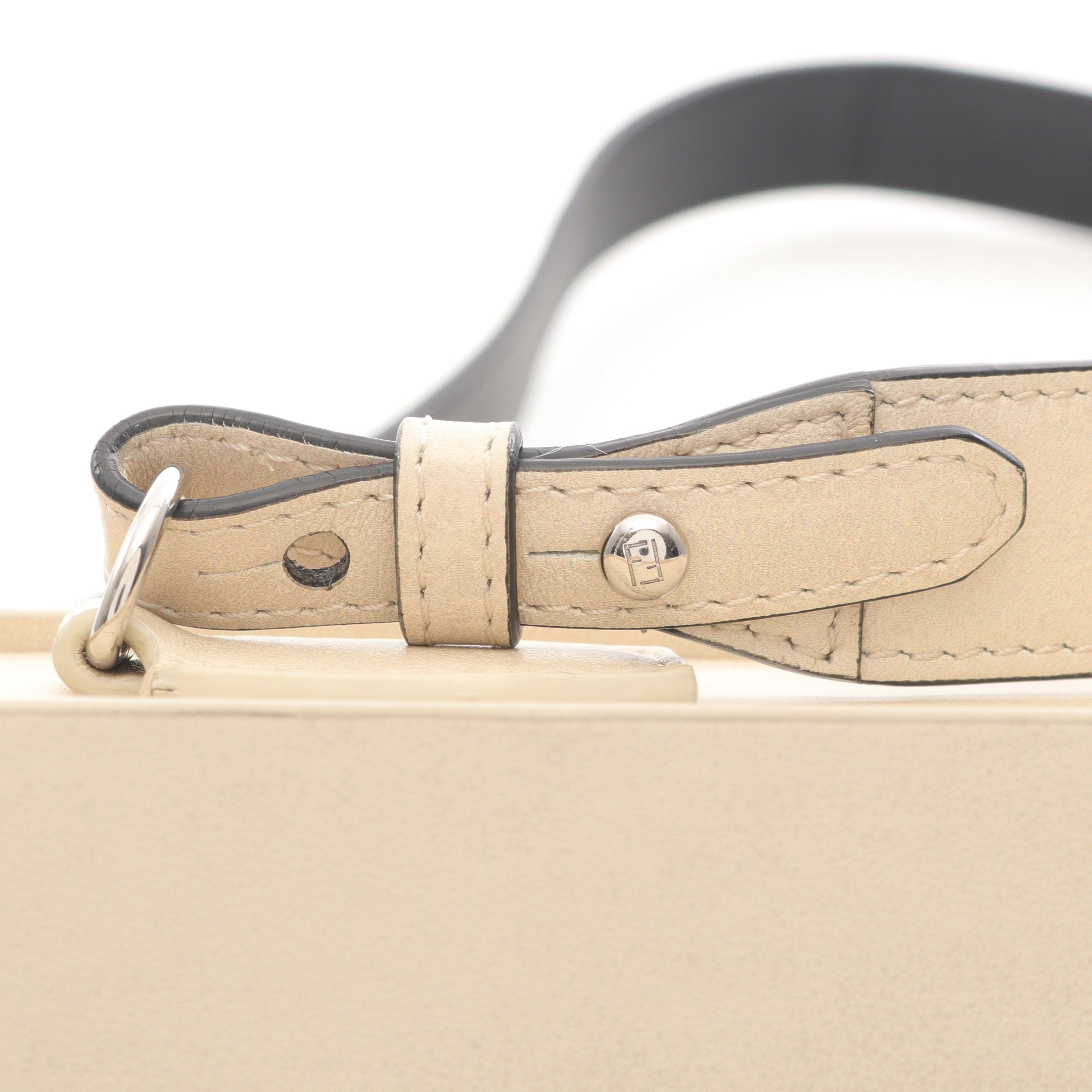 FENDI フェンディ ショルダーバッグ ボックス フェンディ ボックス レザー ショルダーバッグ ブラック 7VA519