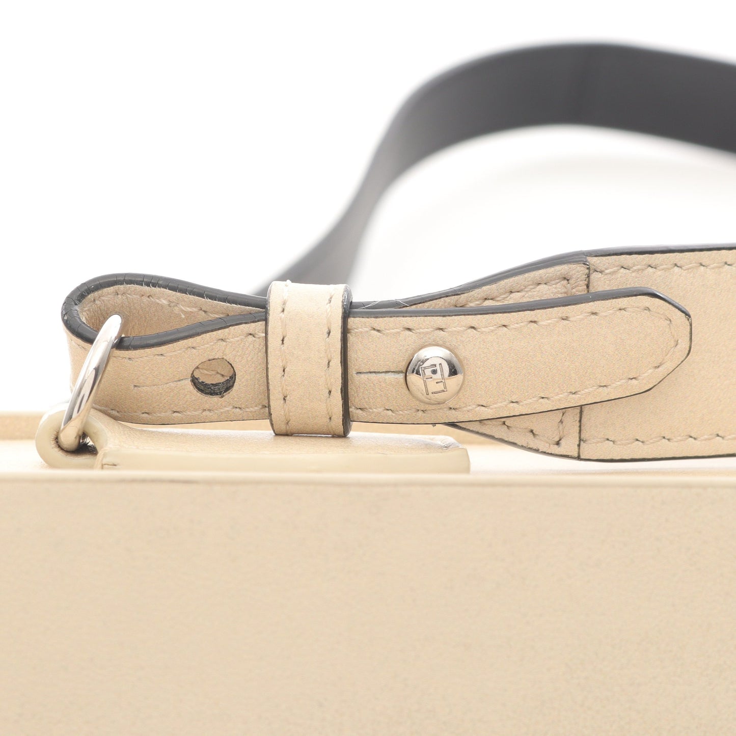 ボックス ショルダーバッグ レザー ベージュ フェンディ バッグ FENDI