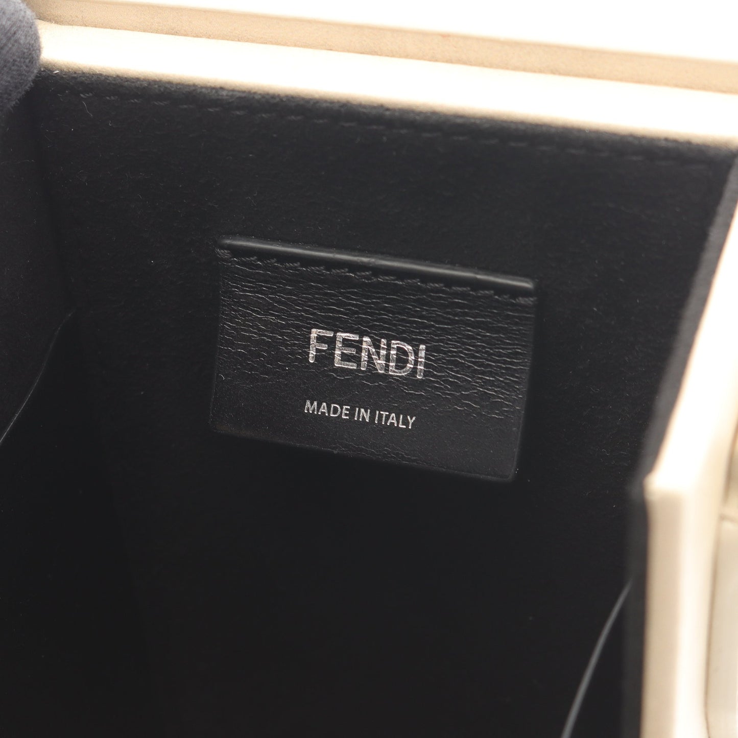 ボックス ショルダーバッグ レザー ベージュ フェンディ バッグ FENDI