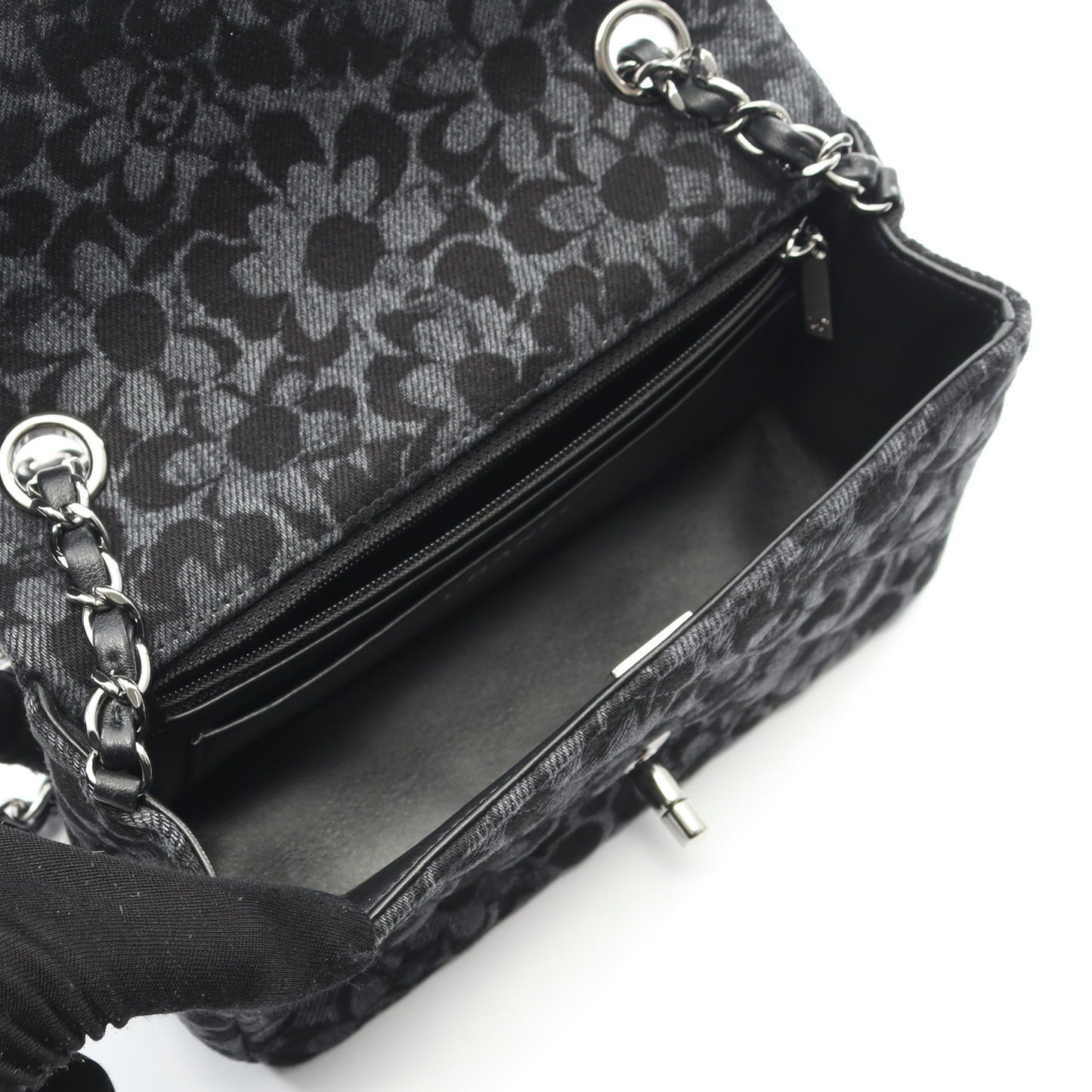 ミニマトラッセ20 チェーンショルダーバッグ デニム ダークグレー ブラック シルバー金具 シャネル バッグ CHANEL