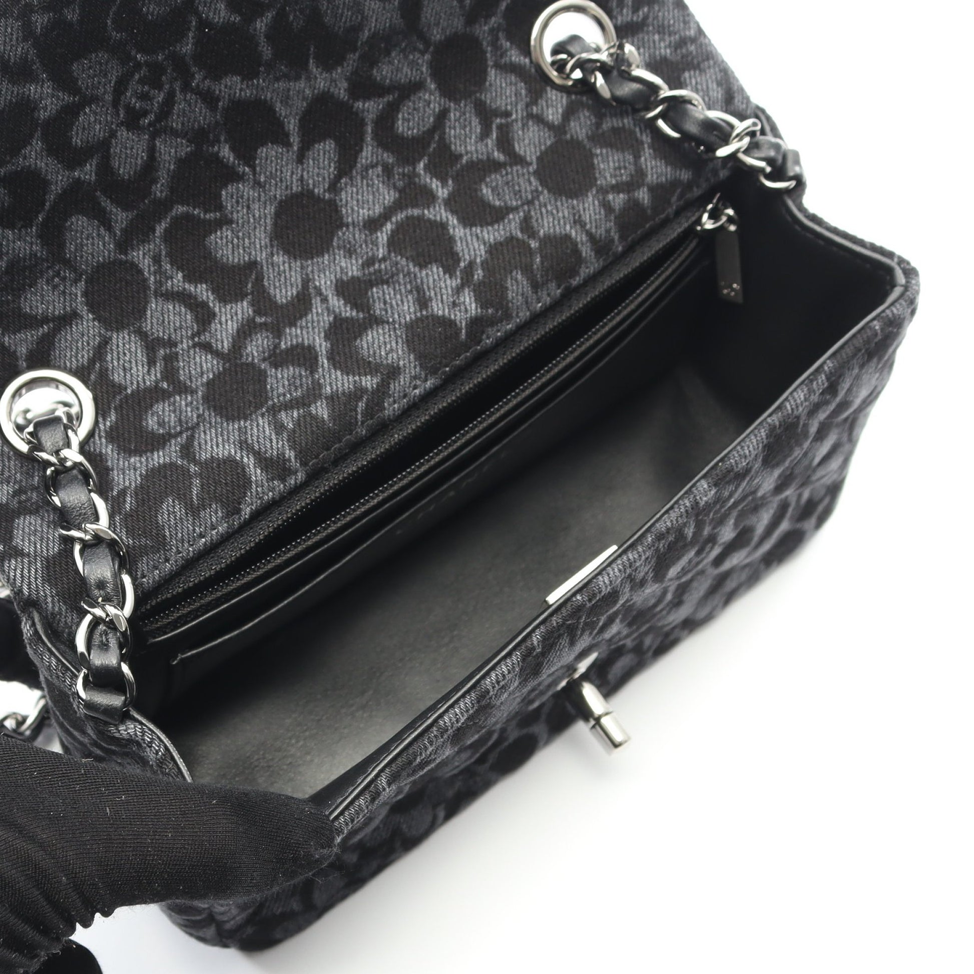 ミニマトラッセ20 チェーンショルダーバッグ デニム ダークグレー ブラック シルバー金具 シャネル バッグ CHANEL