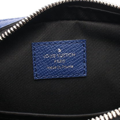 トリオ メッセンジャー タイガラマ コバルトブルー ショルダーバッグ PVC レザー ブルー ルイヴィトン バッグ LOUIS VUITTON