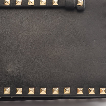 ロックスタッズ クラッチバッグ レザー ブラック ヴァレンティノガラヴァーニ バッグ VALENTINO GARAVANI