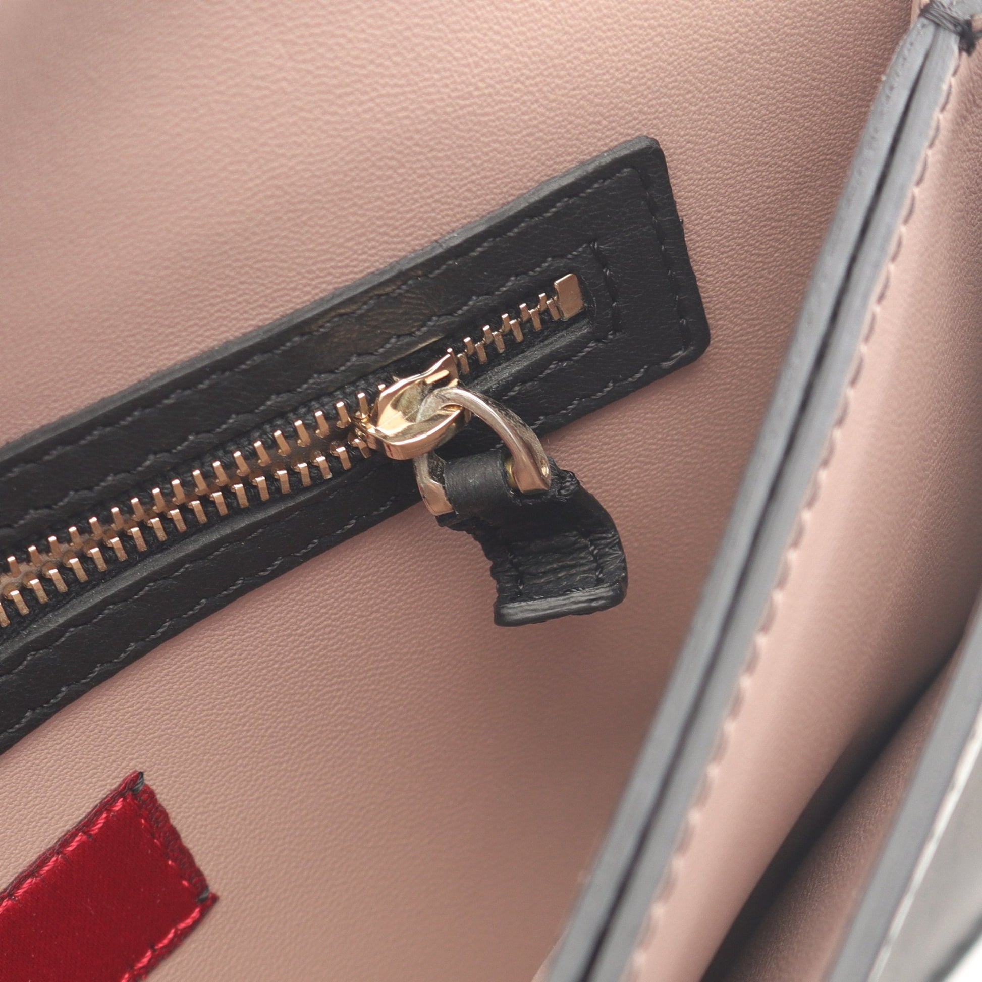 ロックスタッズ クラッチバッグ レザー ブラック ヴァレンティノガラヴァーニ バッグ VALENTINO GARAVANI