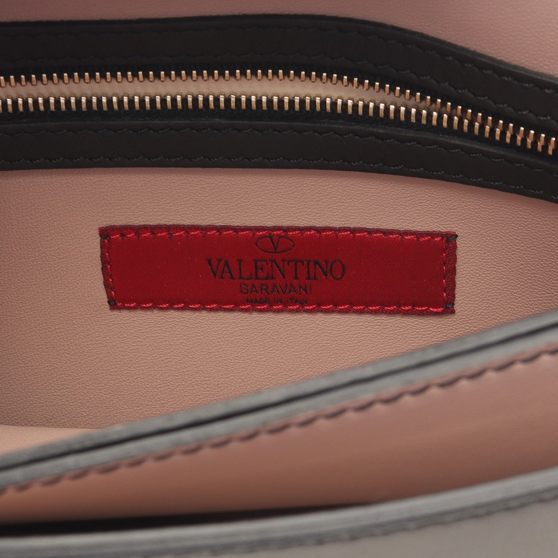 ロックスタッズ クラッチバッグ レザー ブラック ヴァレンティノガラヴァーニ バッグ VALENTINO GARAVANI