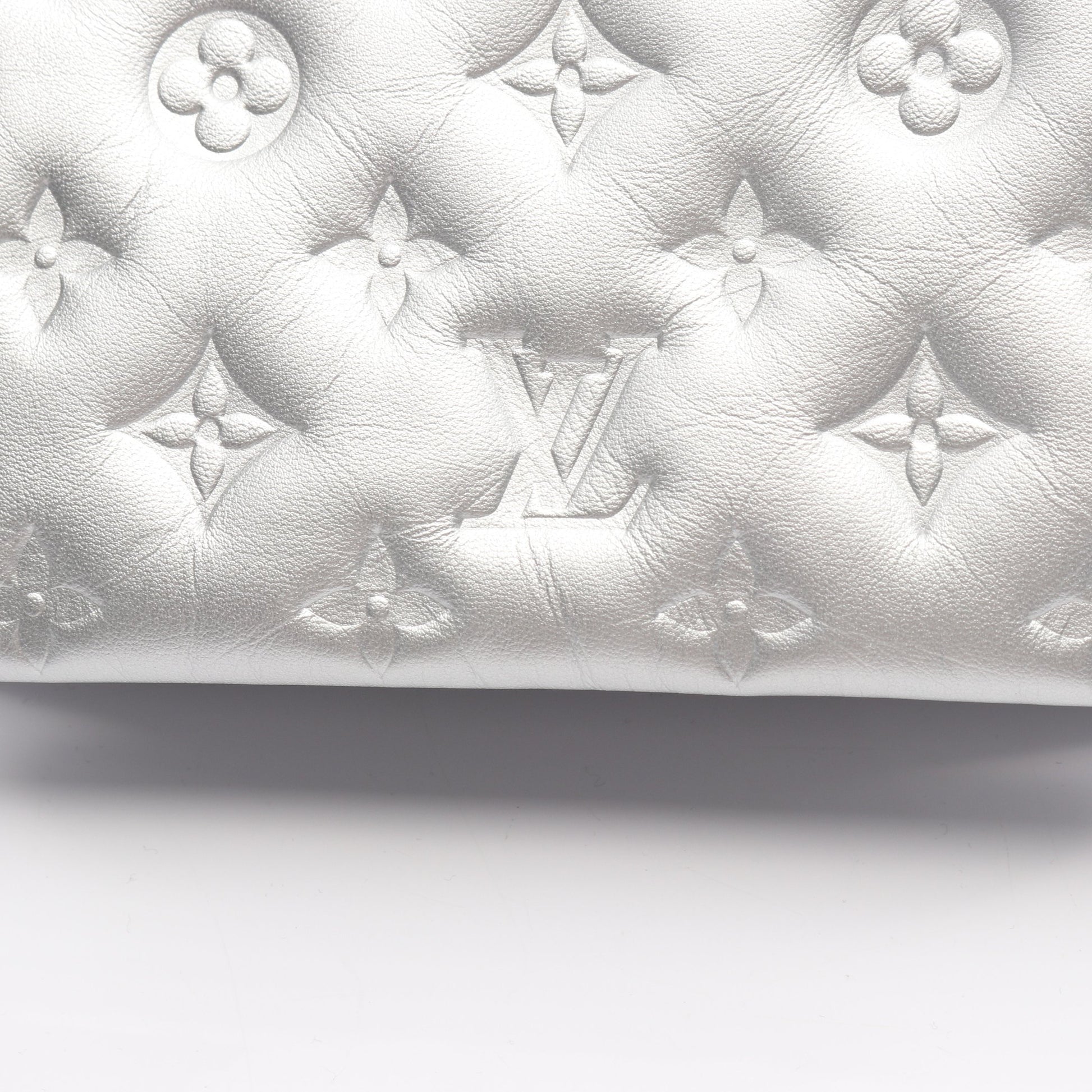クッサンBB モノグラムエンボス チェーンショルダーバッグ レザー シルバー 2WAY ルイヴィトン バッグ LOUIS VUITTON