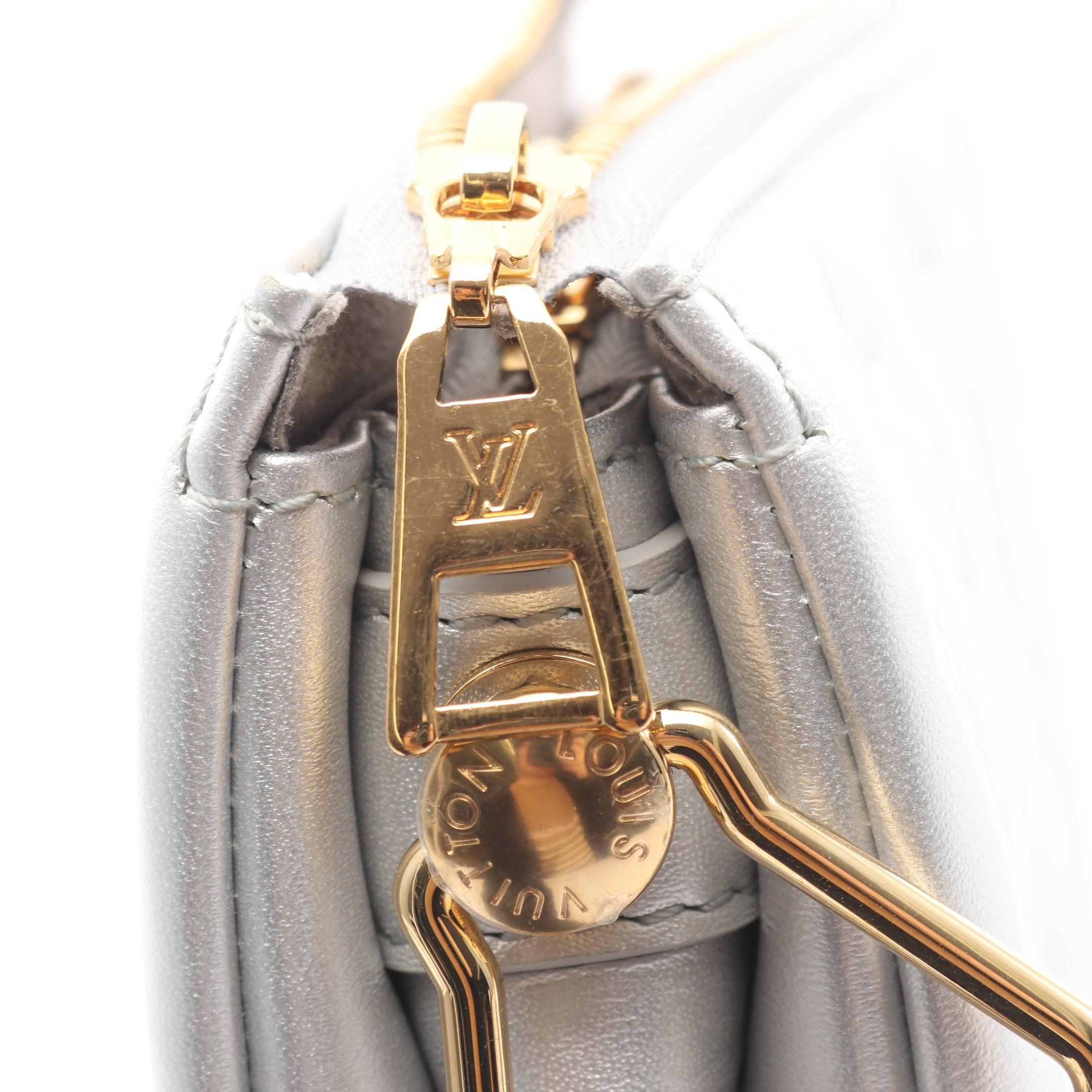 クッサンBB モノグラムエンボス チェーンショルダーバッグ レザー