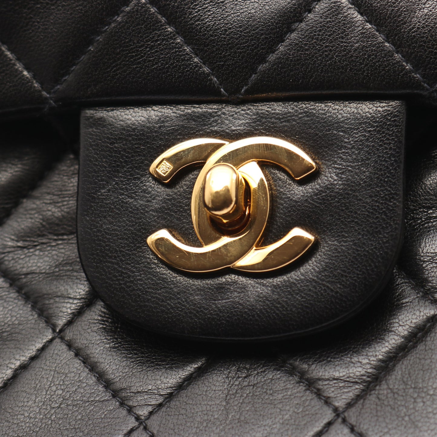 マトラッセ Wフラップ Wチェーンショルダーバッグ ラムスキン ブラック ゴールド金具 シャネル バッグ CHANEL