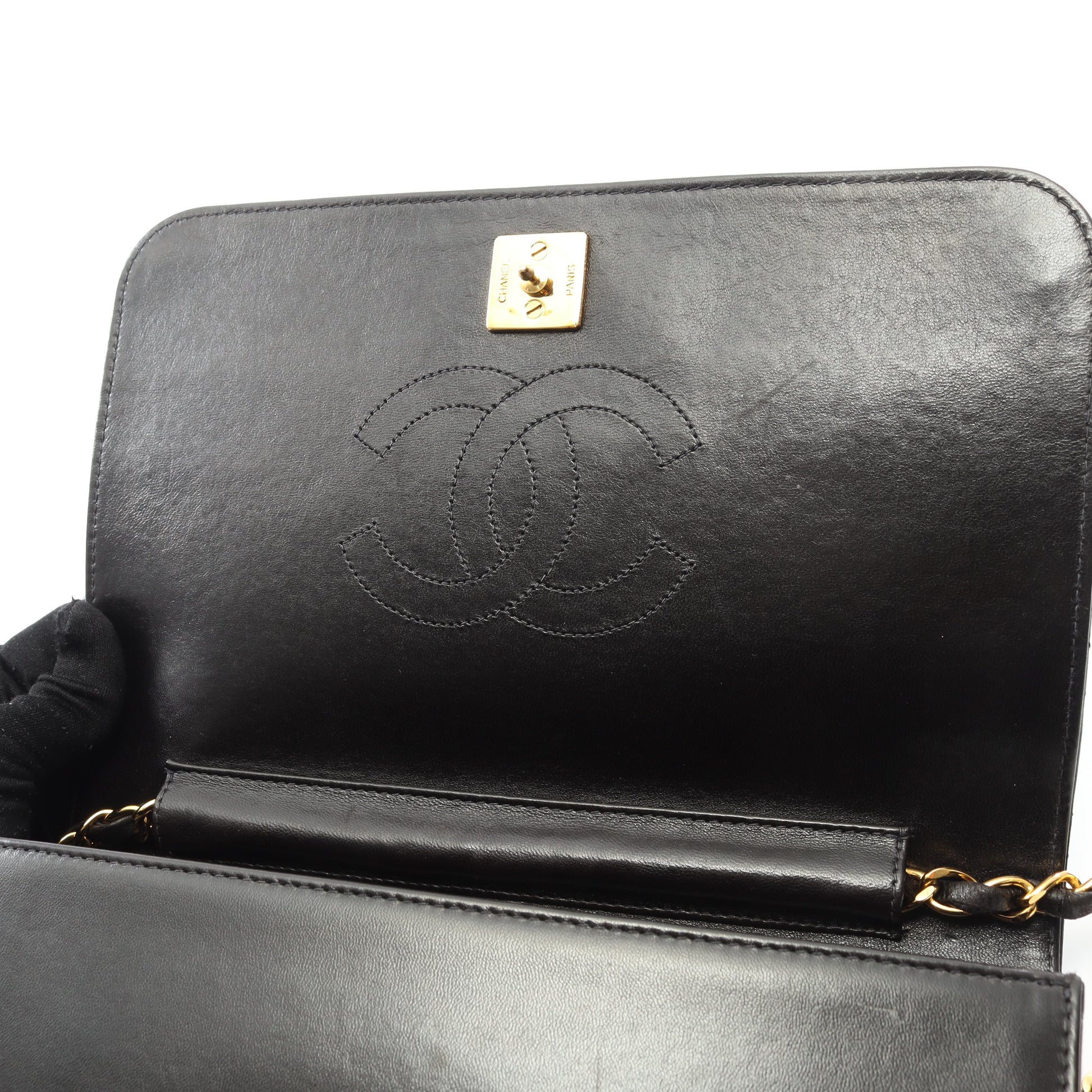 マトラッセ フルフラップ チェーンショルダーバッグ ラムスキン ブラック ゴールド金具 シャネル バッグ CHANEL